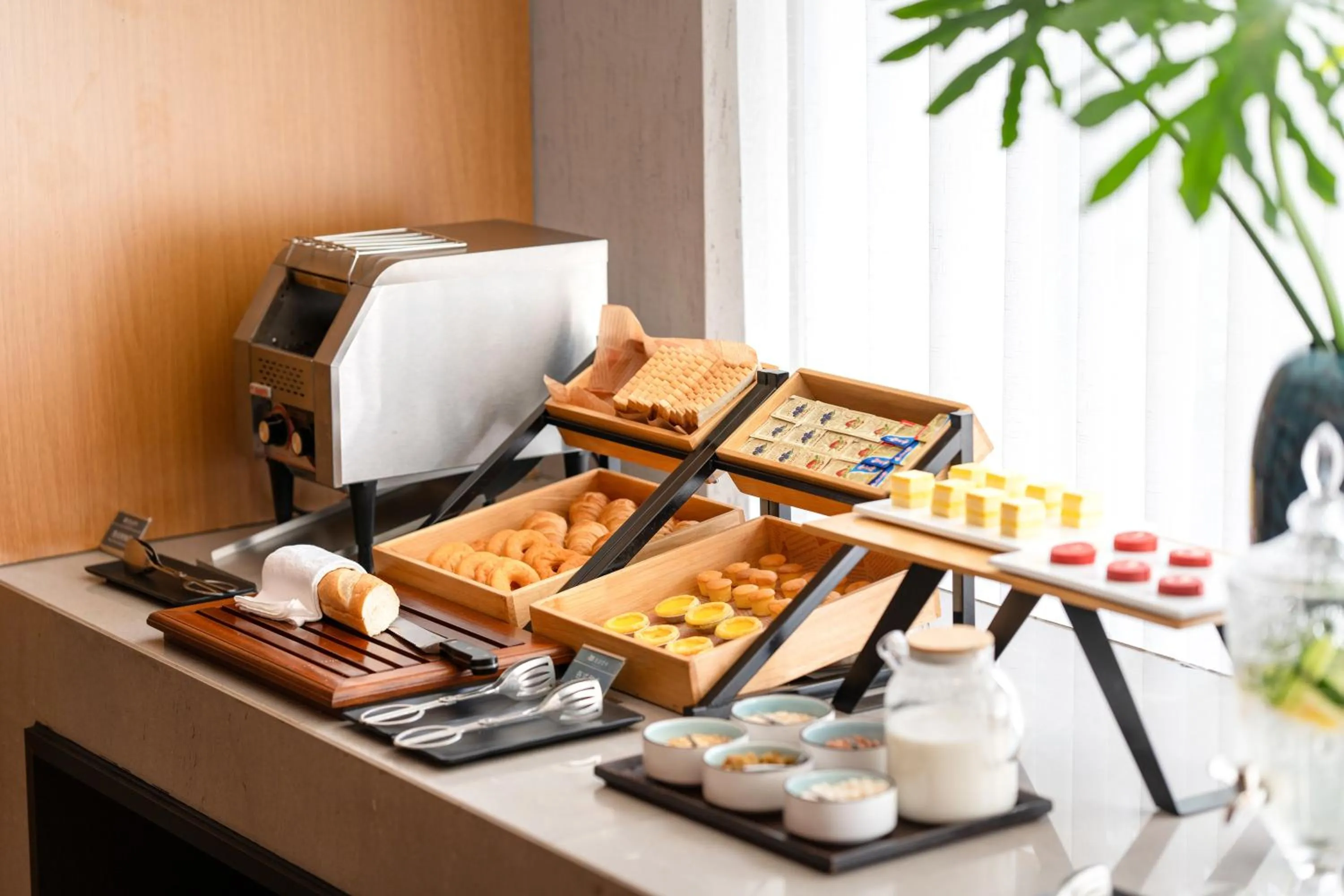 Food and drinks in SSAW Garden Hotel Ningbo Xikou