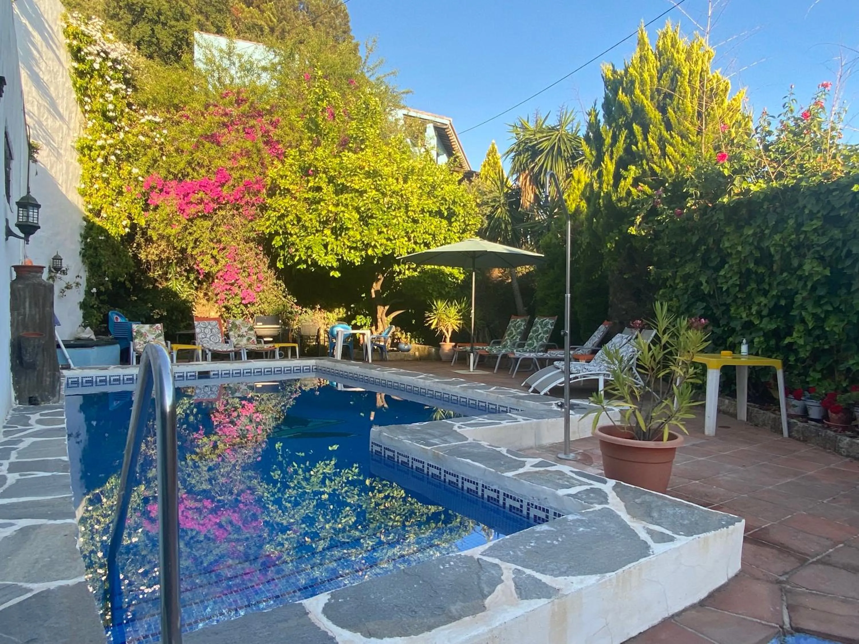 Swimming pool in Hotel Restaurante Bandolero