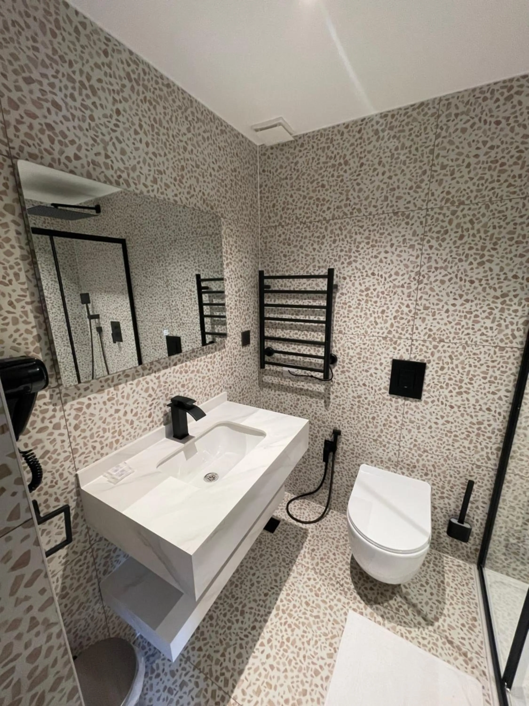 Bathroom in Rosemay Hotel near London Heathrow Airport