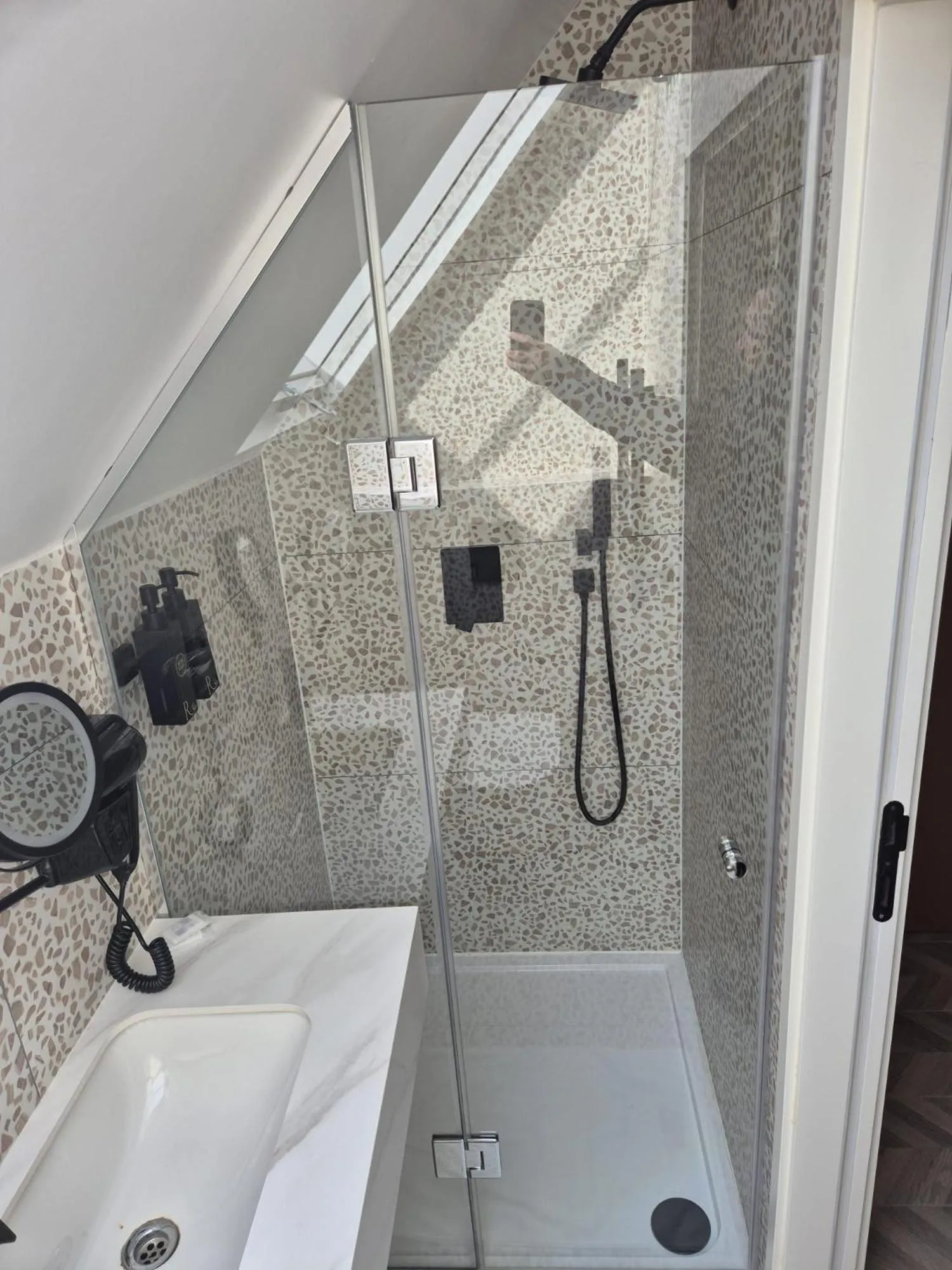 Shower in Rosemay Hotel near London Heathrow Airport