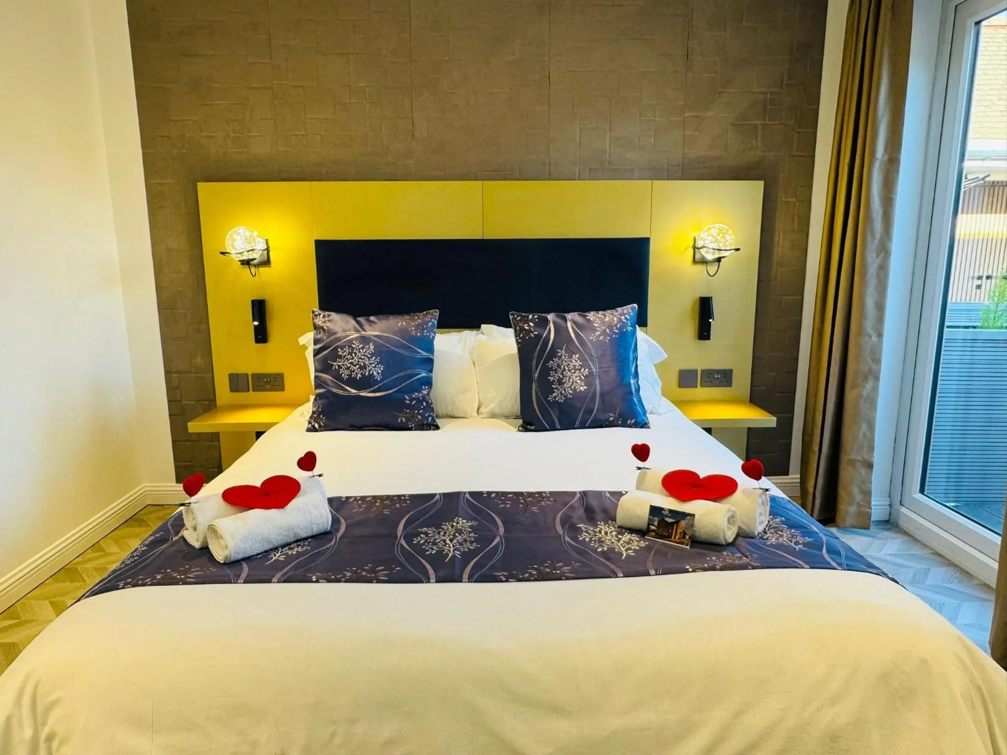 Bedroom, Bed in Rosemay Hotel near London Heathrow Airport