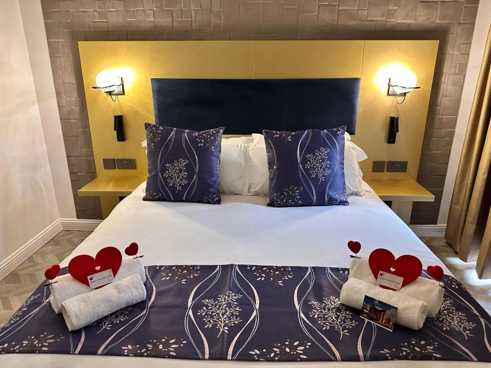 Photo of the whole room, Bed in Rosemay Hotel near London Heathrow Airport