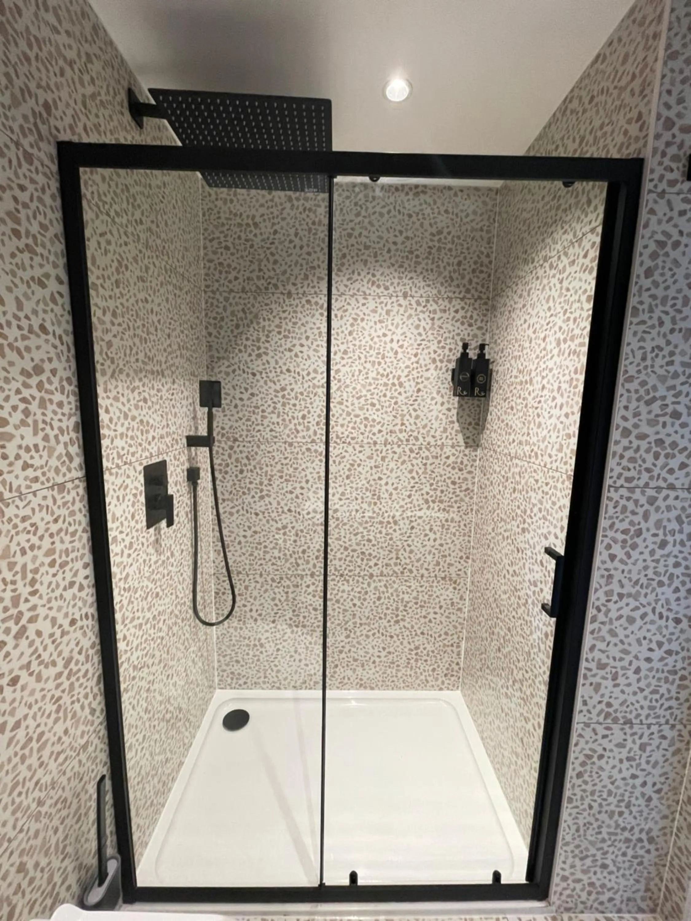 Shower in Rosemay Hotel near London Heathrow Airport