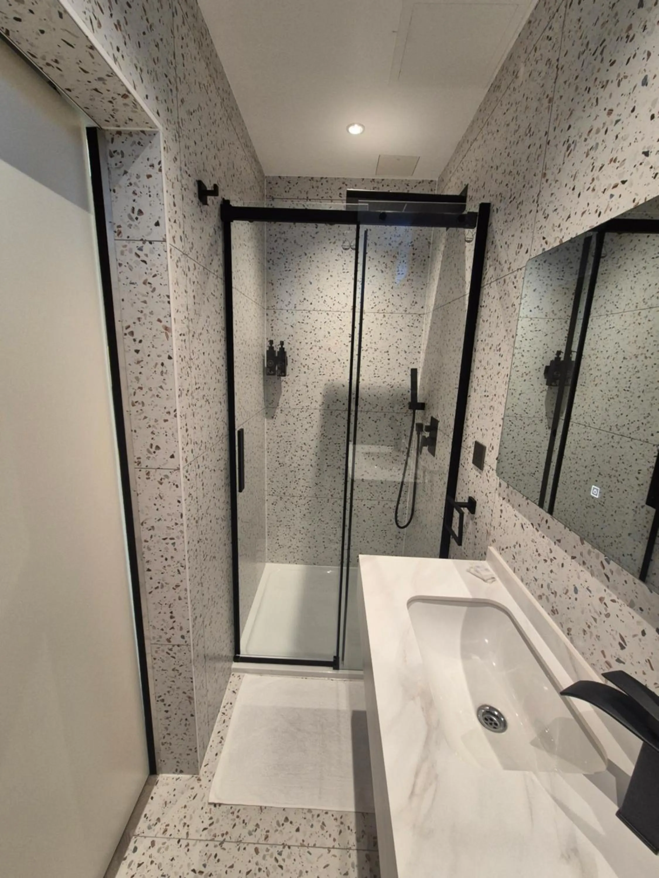 Shower in Rosemay Hotel near London Heathrow Airport