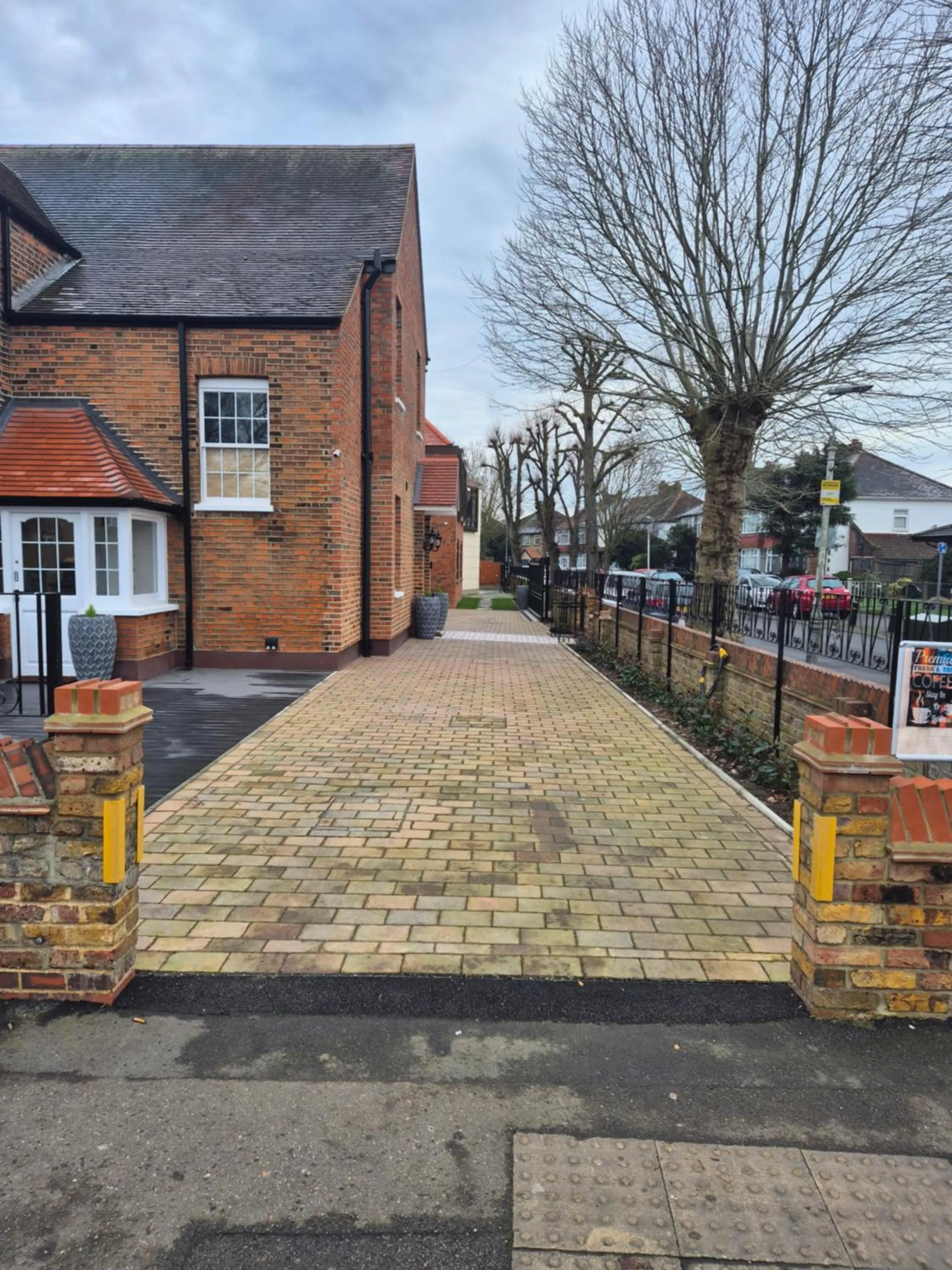 Parking in Rosemay Hotel near London Heathrow Airport