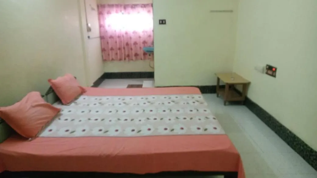 Raj Kamal Lodge
