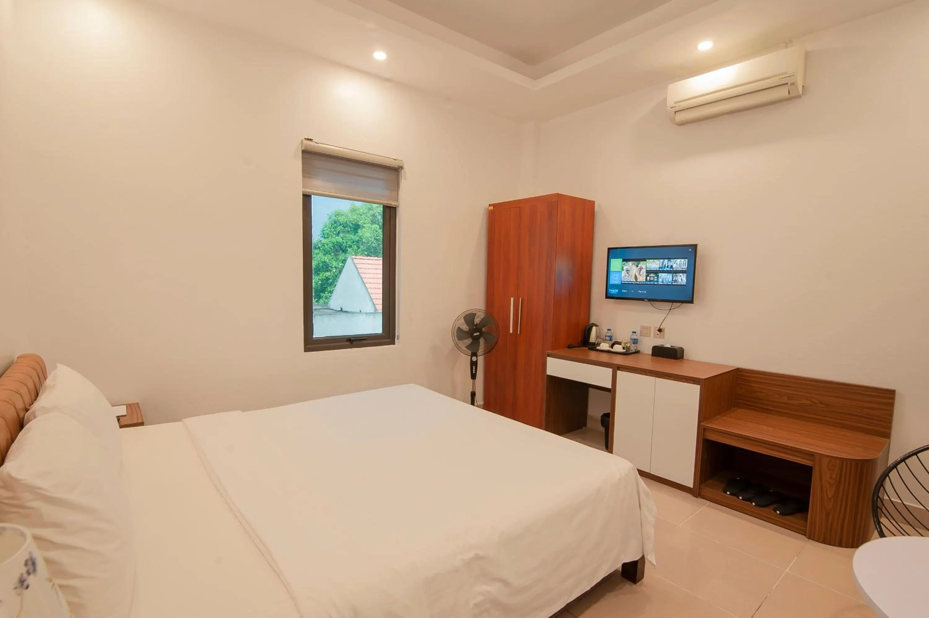 Photo of the whole room, Bed in Tam Coc Peaceful Hotel