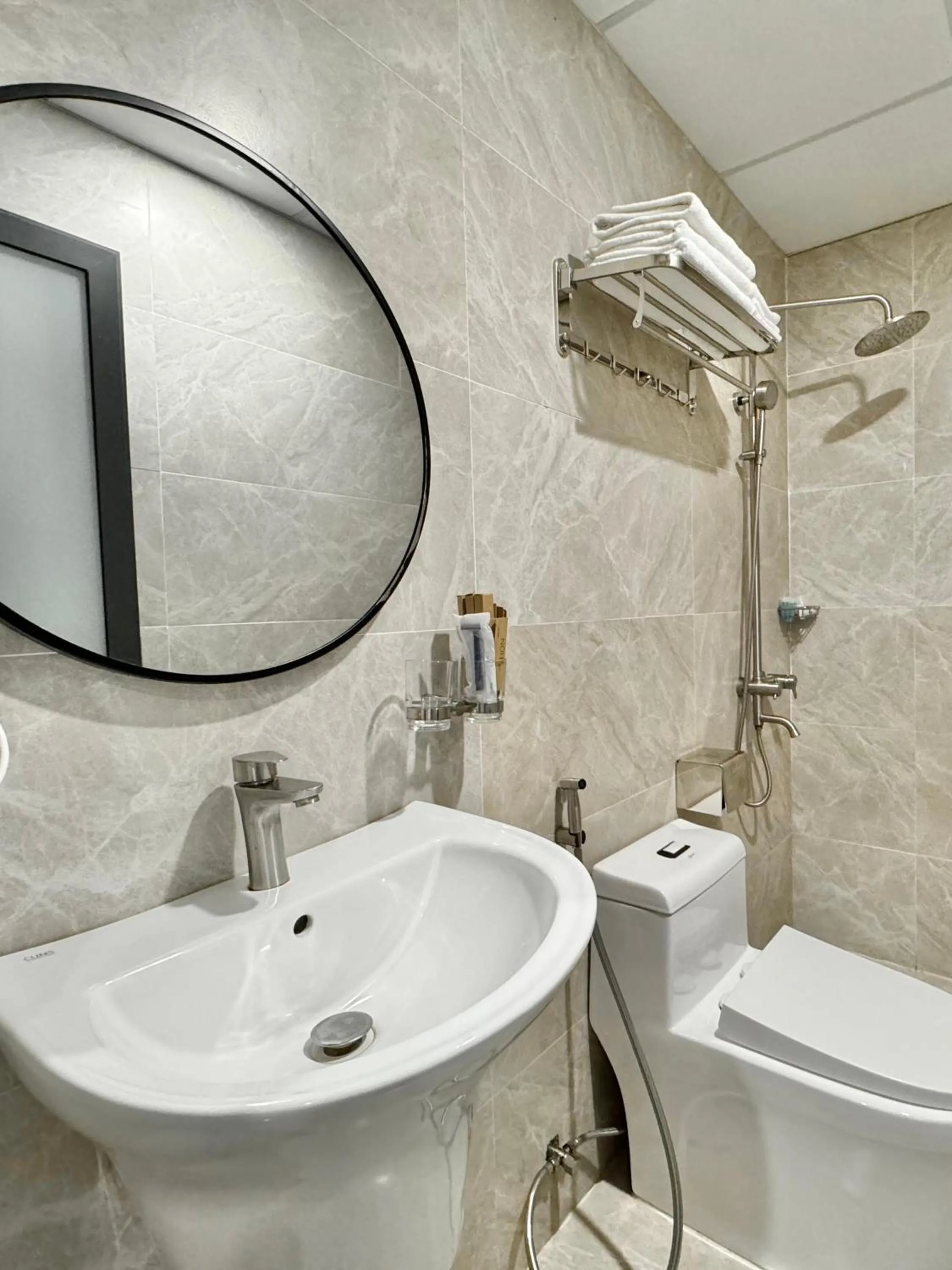 Toilet in Tam Coc Peaceful Hotel