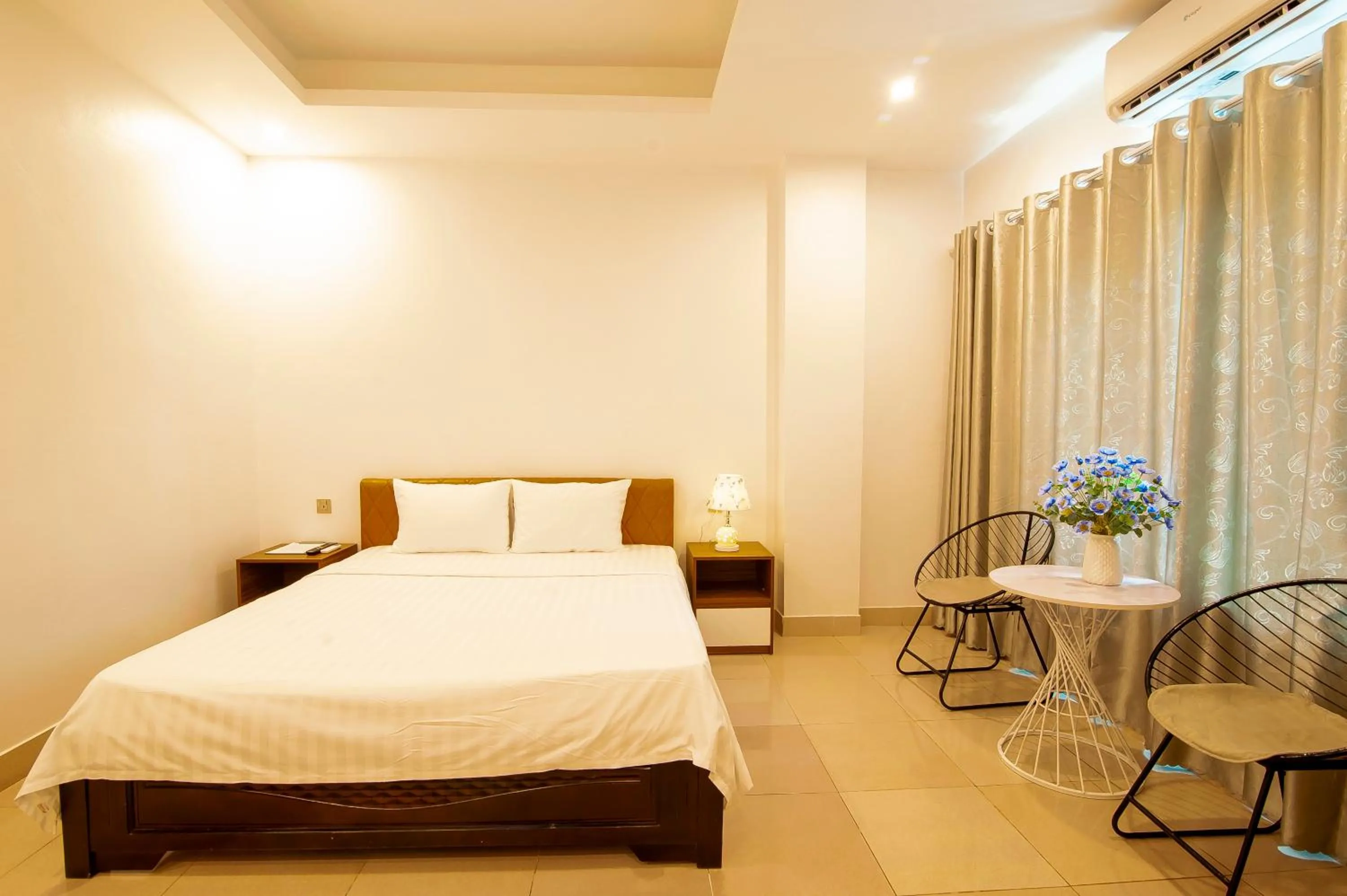 Bedroom, Bed in Tam Coc Peaceful Hotel