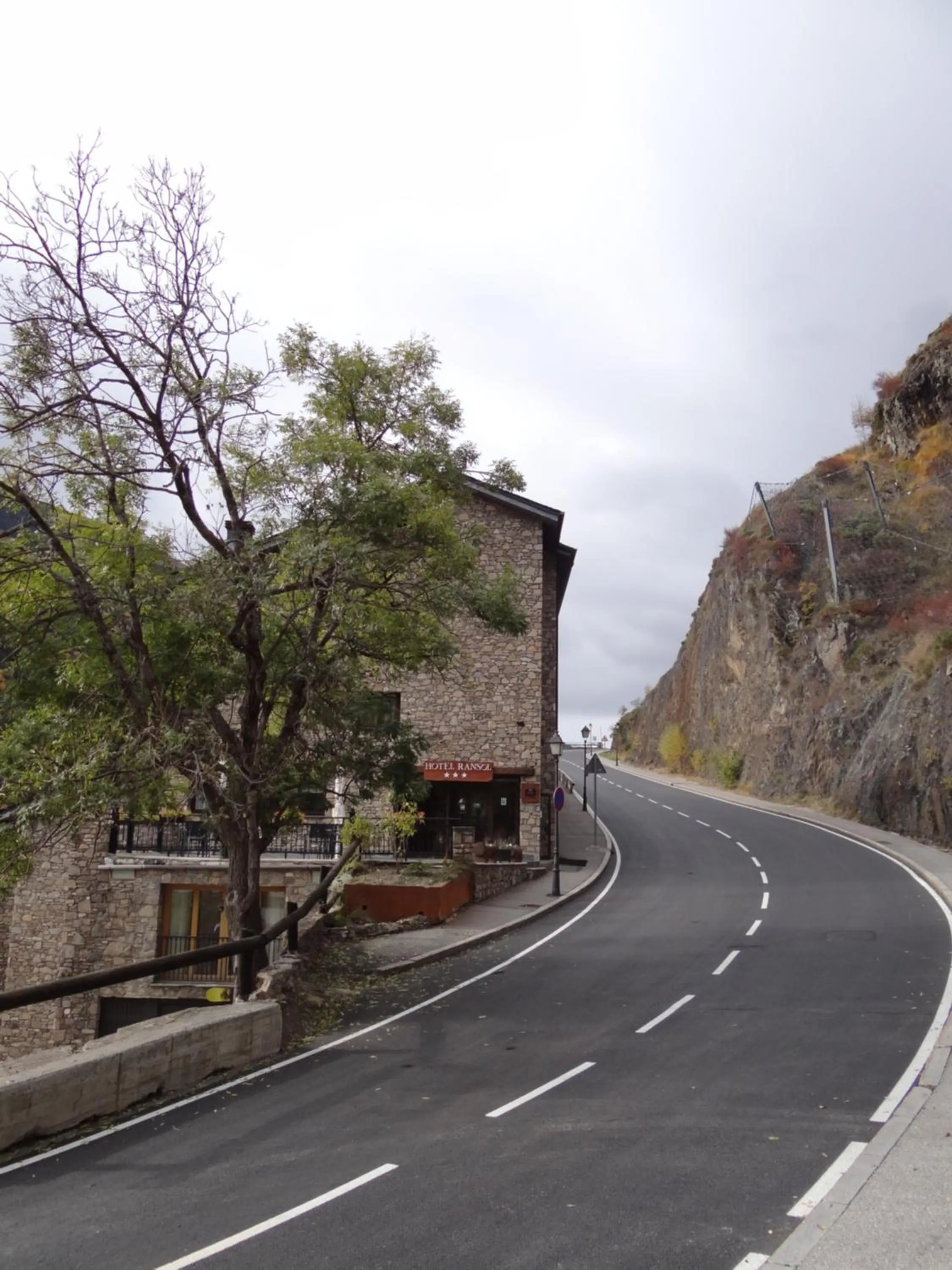 Property building in Hotel Ransol