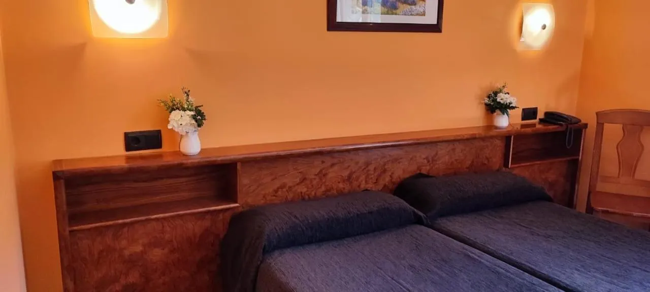 Photo of the whole room, Bed in Hotel Ransol