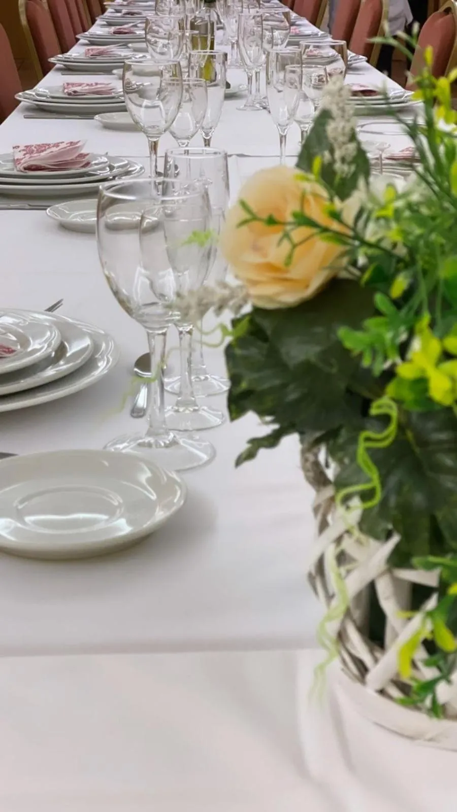 Restaurant/places to eat in Hotel Ransol