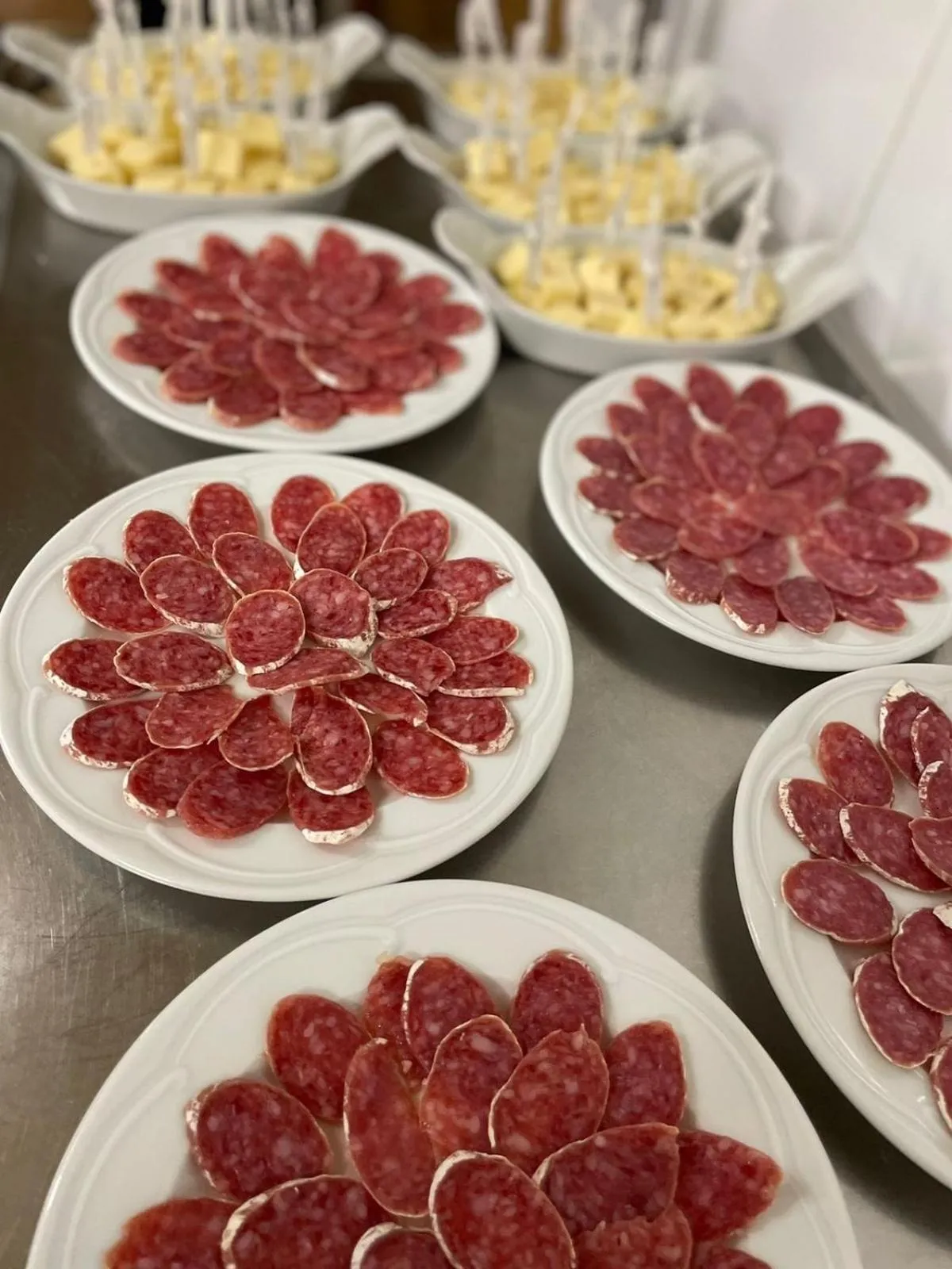 Restaurant/places to eat in Hotel Ransol