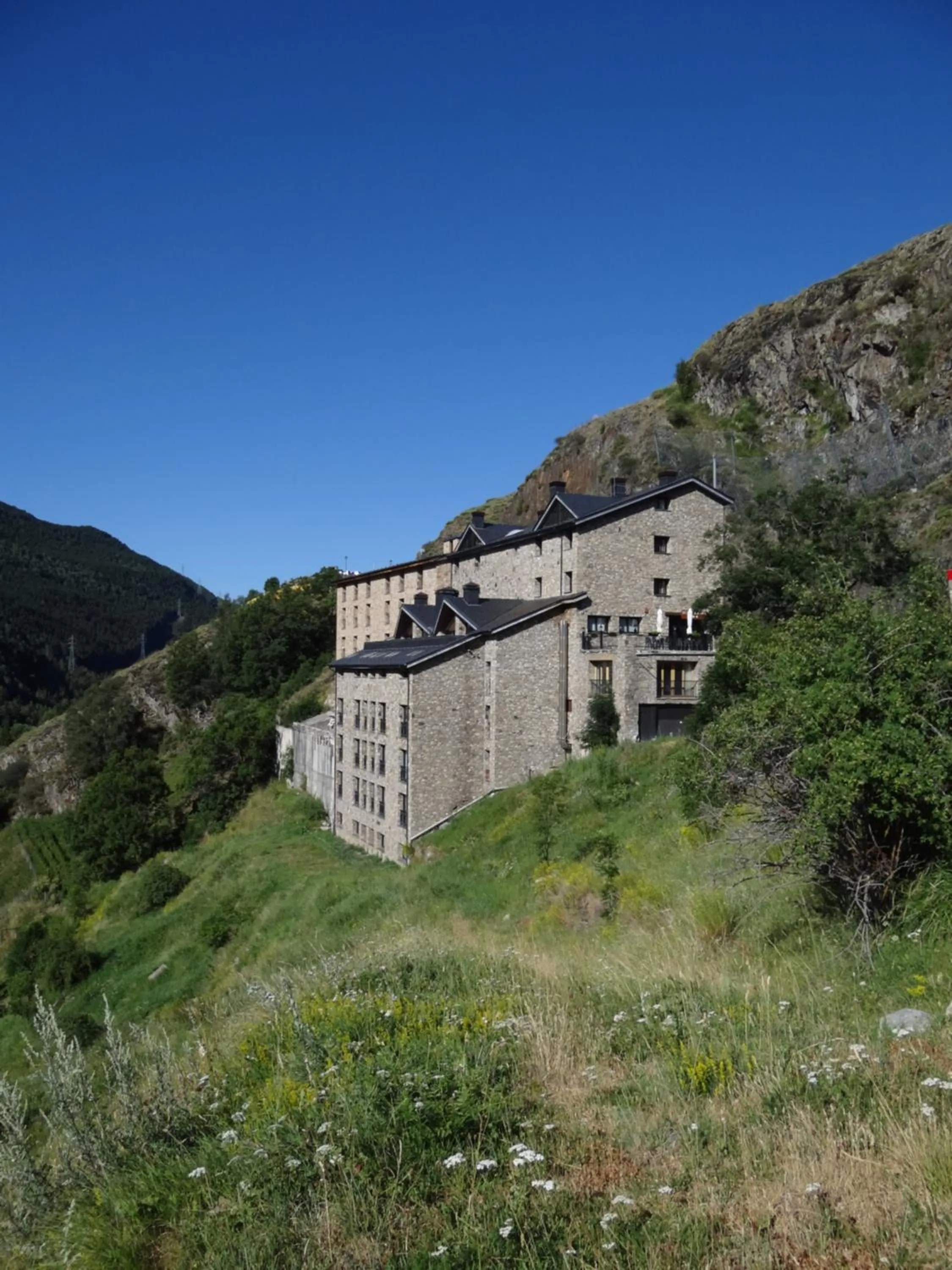 Property building in Hotel Ransol