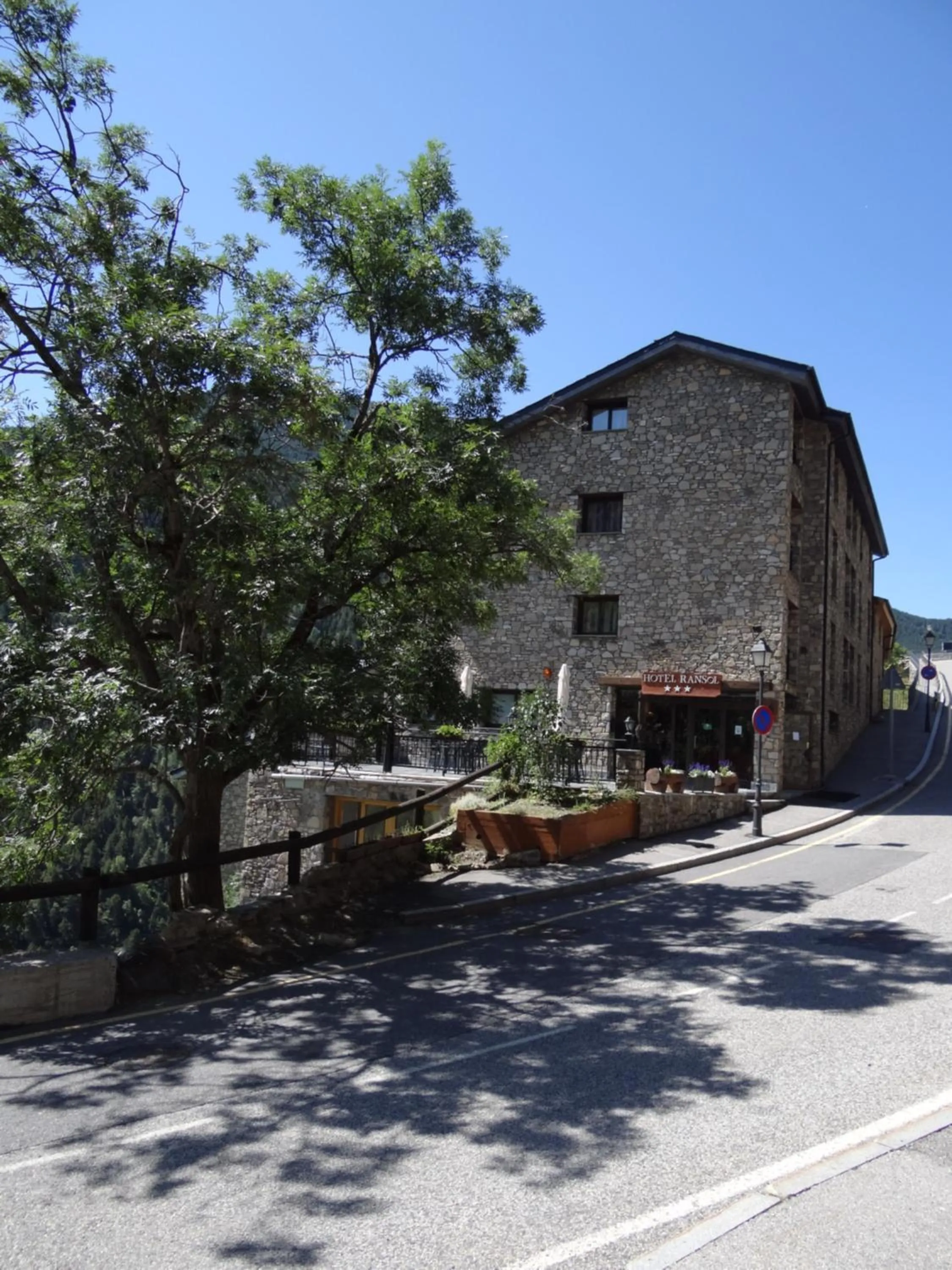 Property building in Hotel Ransol