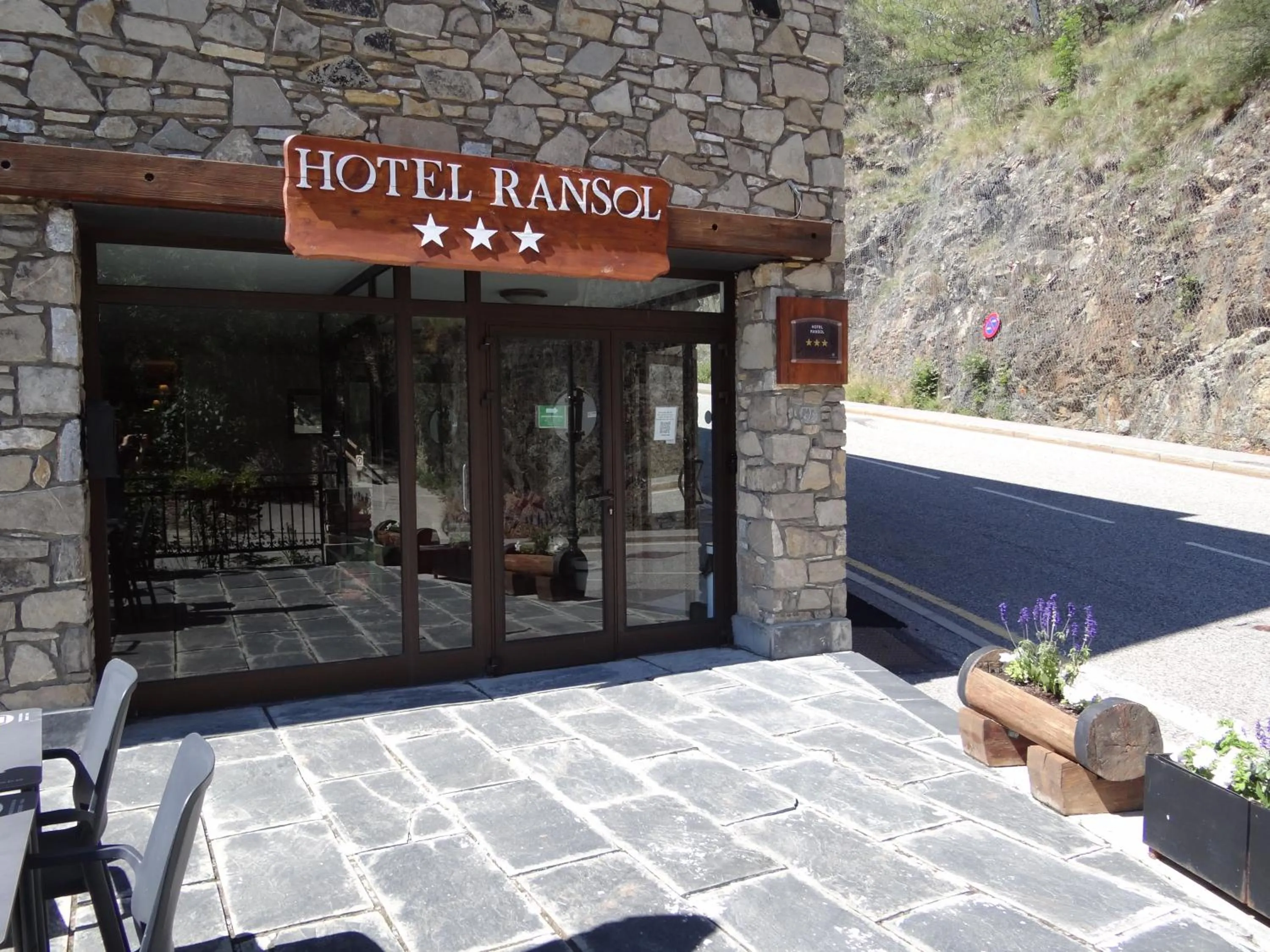 Property building in Hotel Ransol