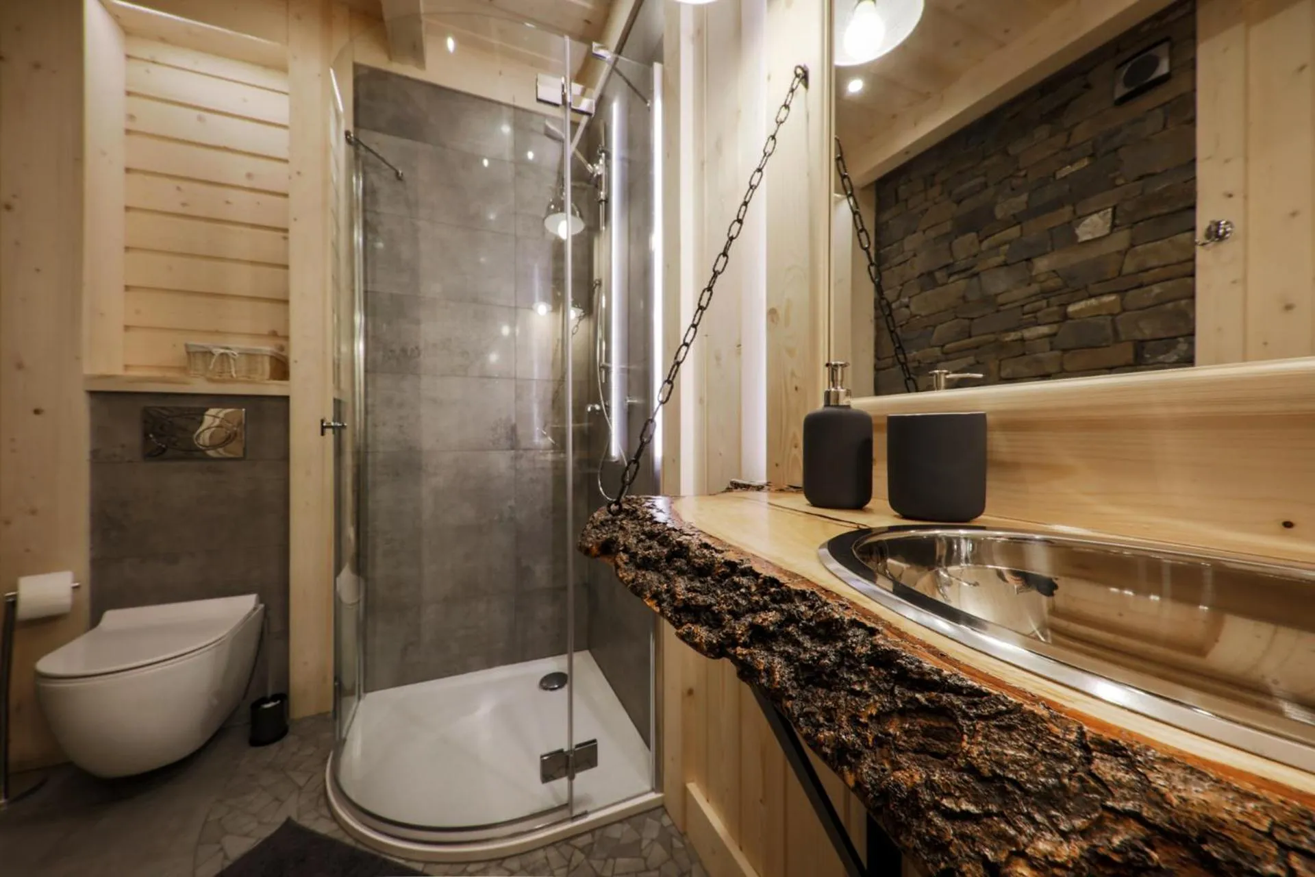 Shower in Osada Maruszyna