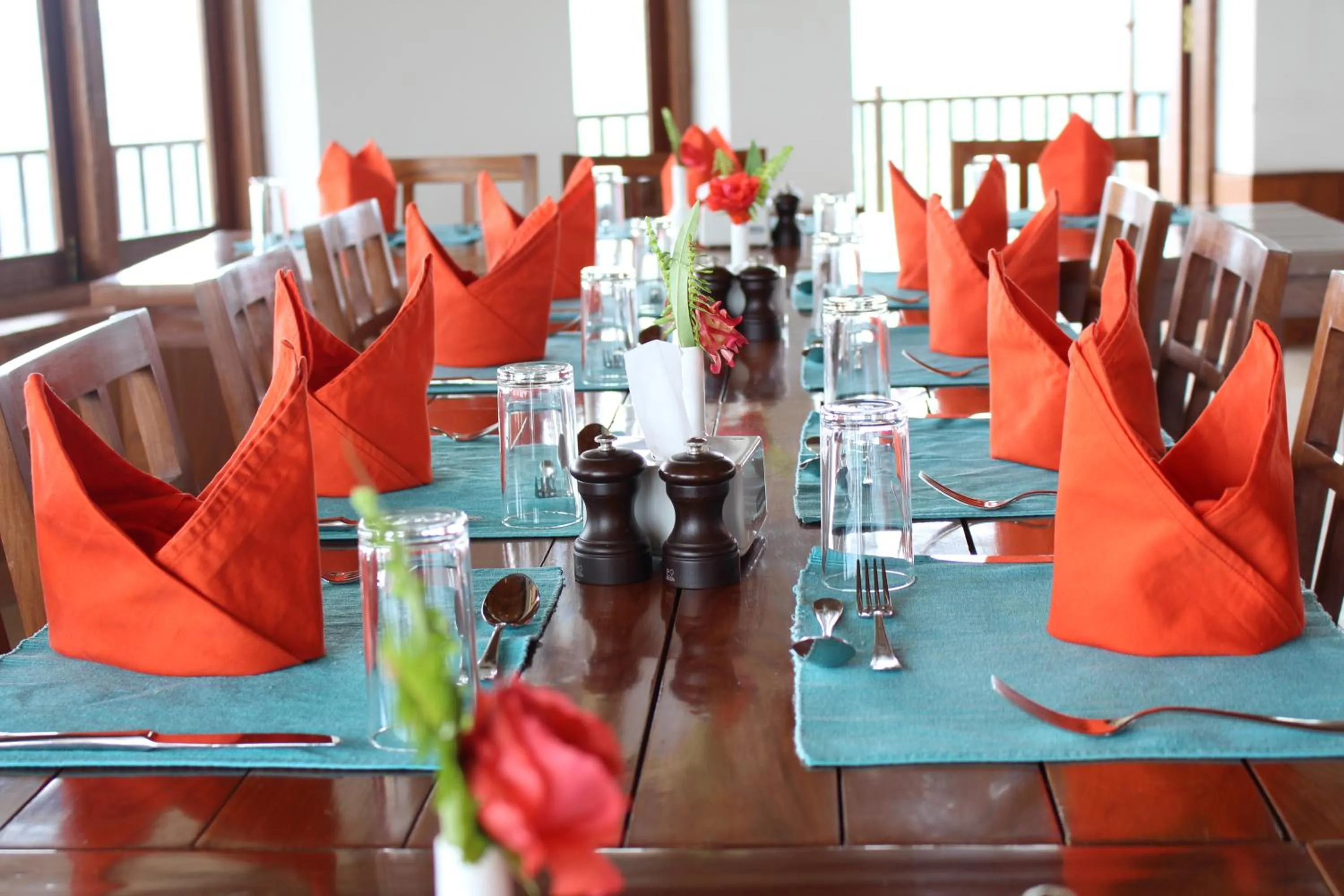 Restaurant/places to eat in Rupakot Resort