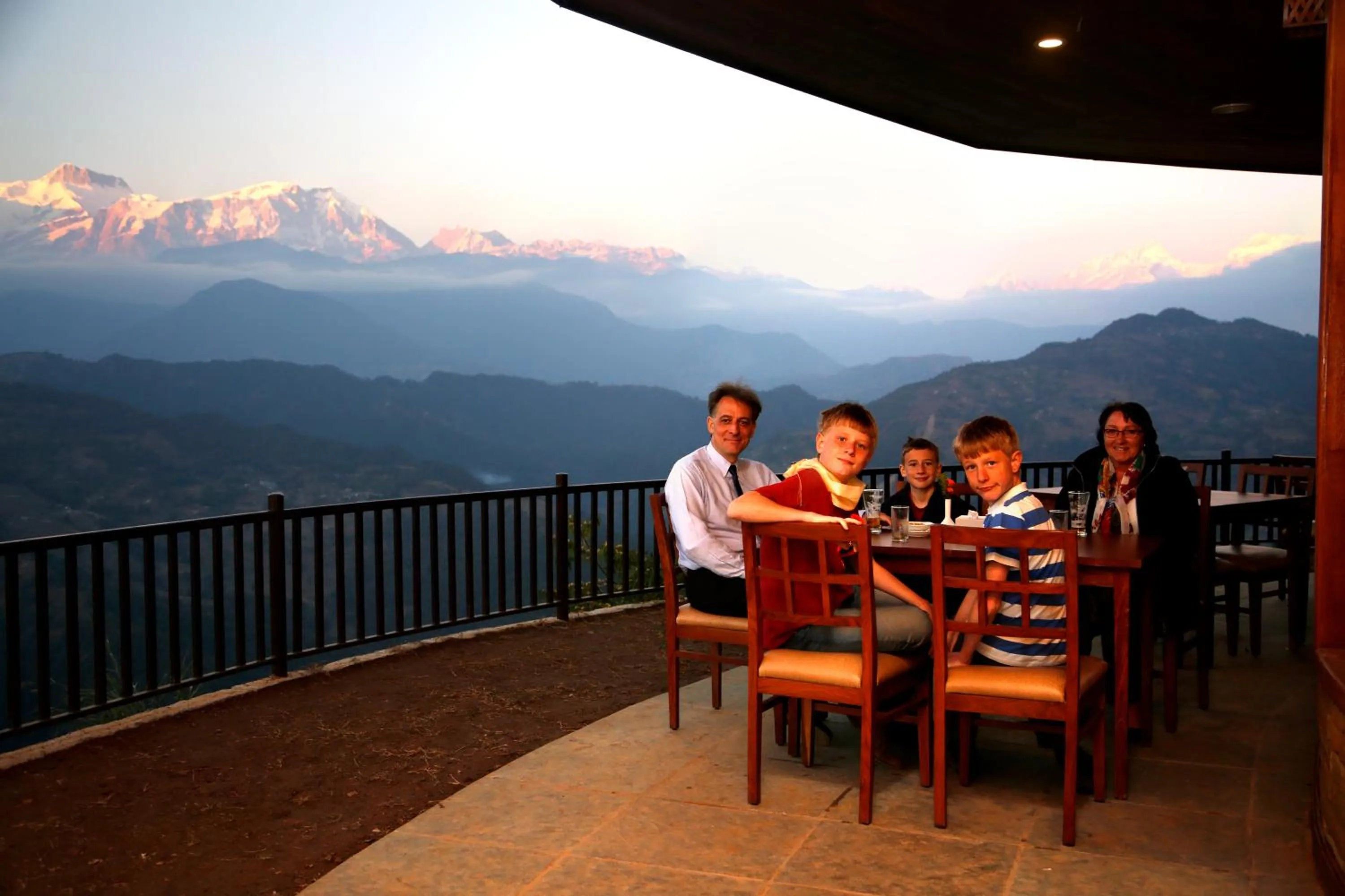 Restaurant/places to eat in Rupakot Resort