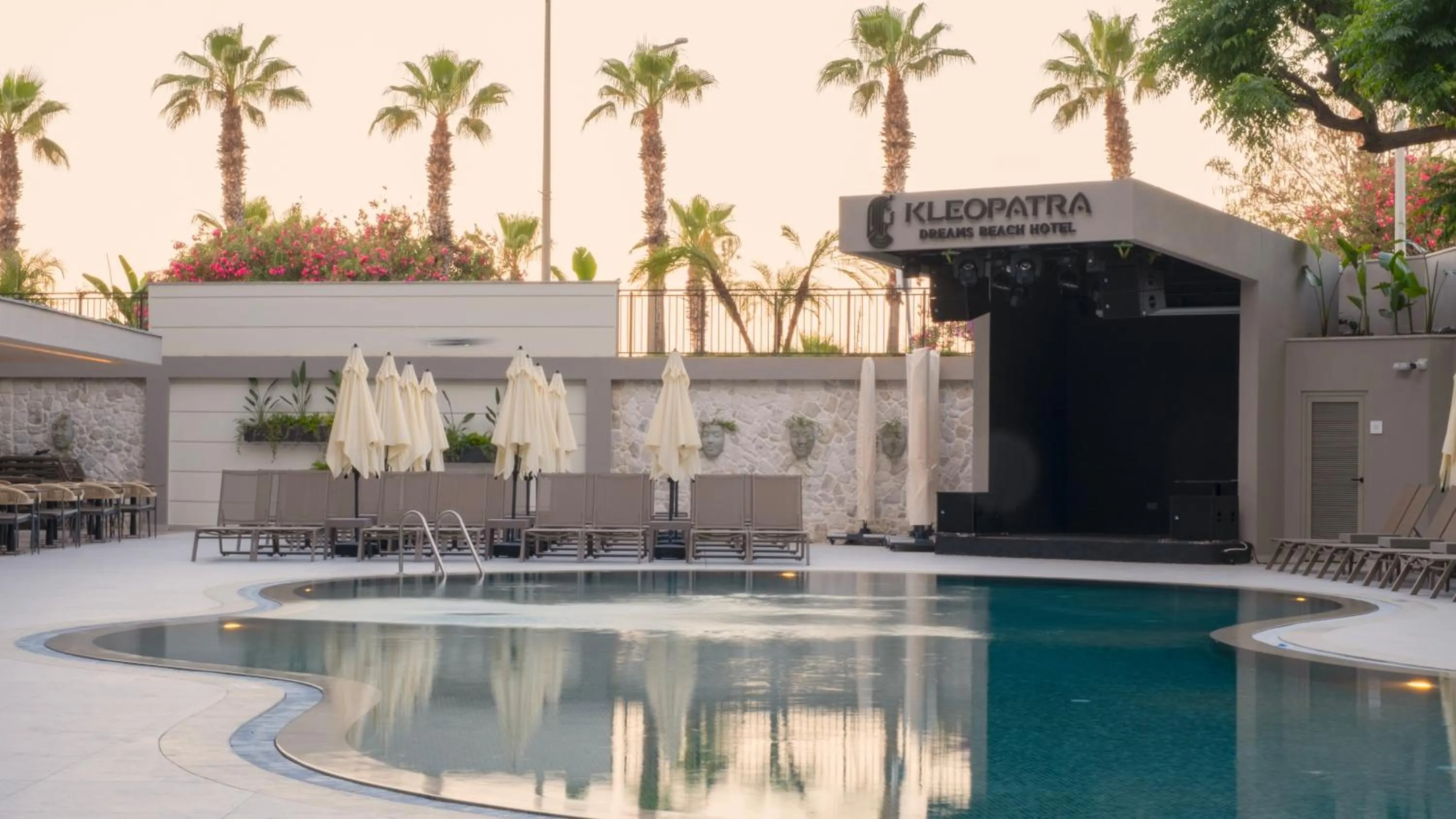 Property building in Kleopatra Dreams Beach Hotel