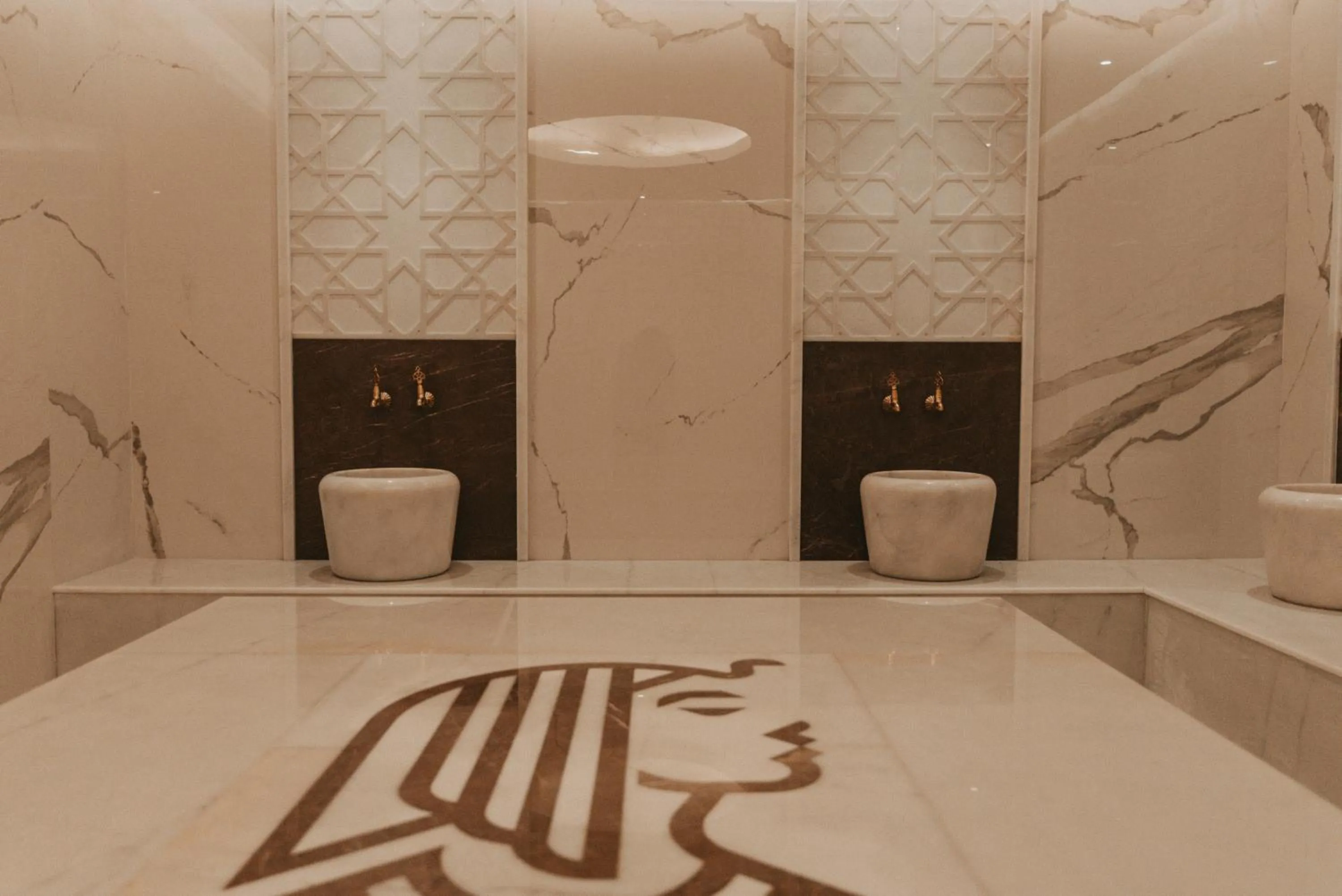 Public Bath in Kleopatra Dreams Beach Hotel