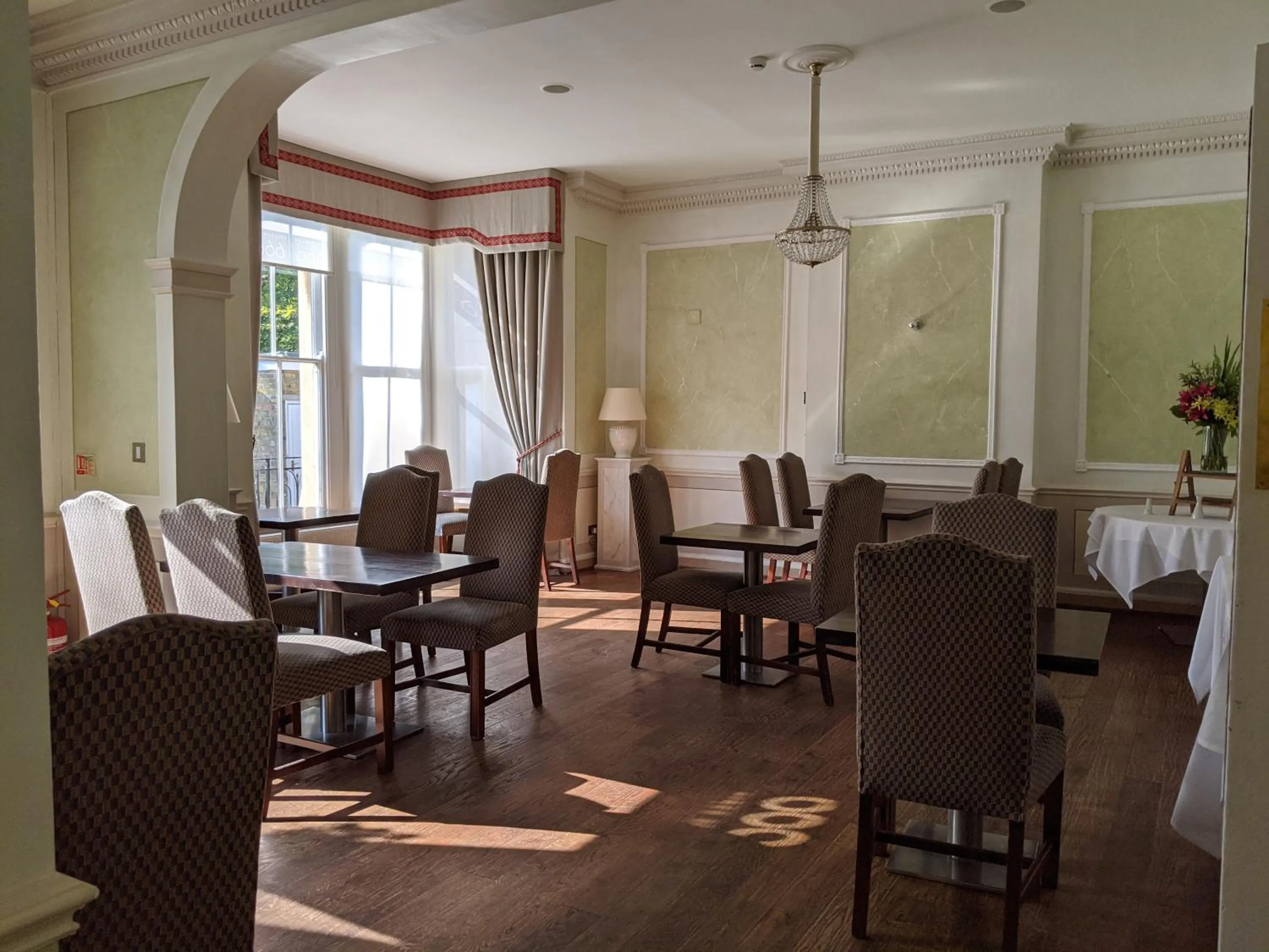 Restaurant/places to eat in Cotswold Lodge Hotel