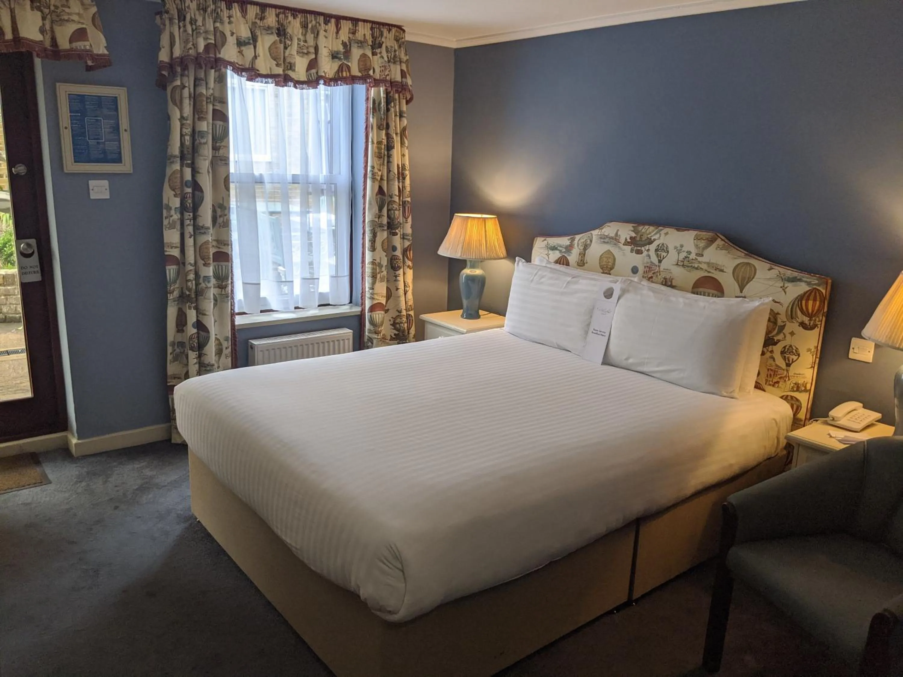 Bedroom, Bed in Cotswold Lodge Hotel