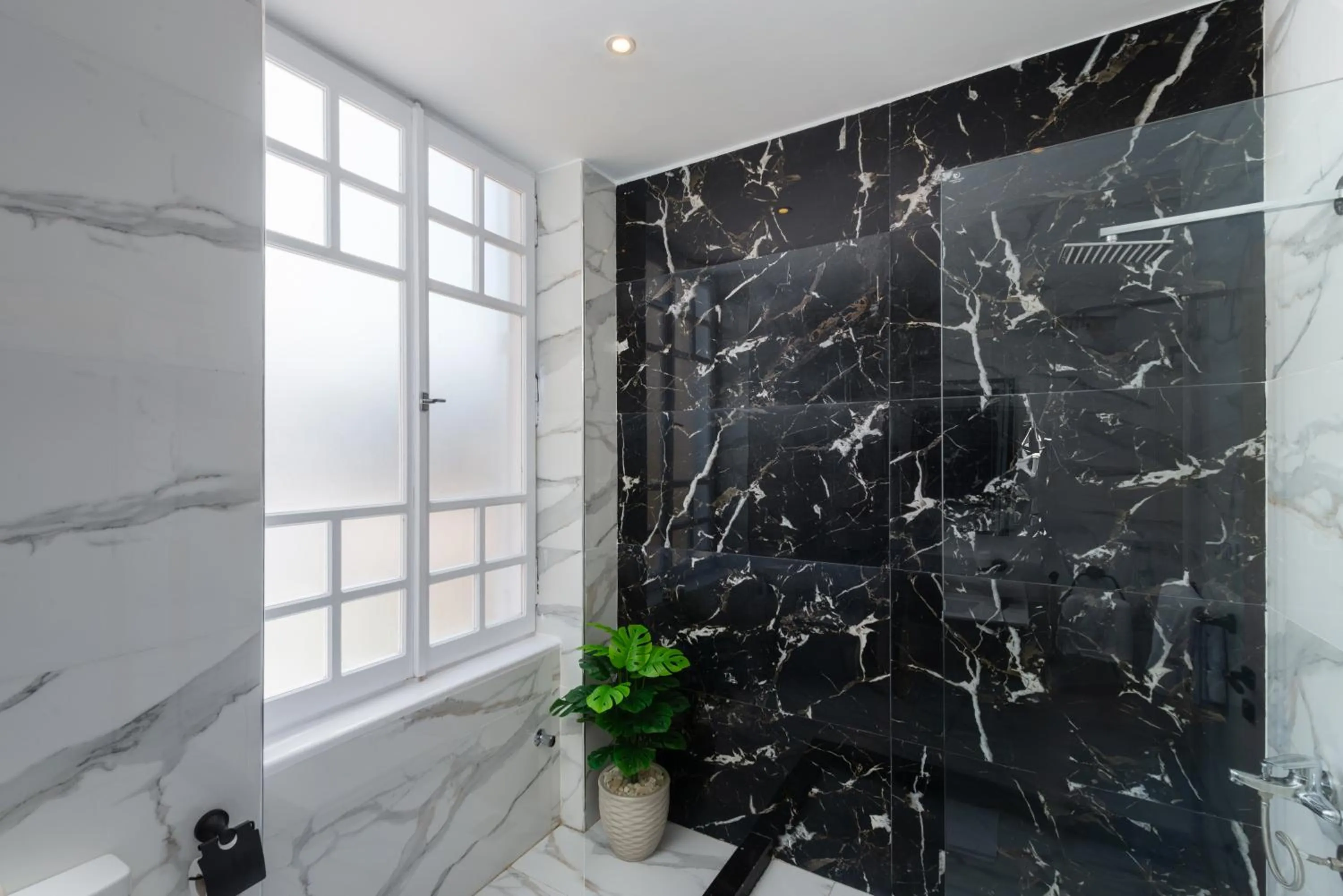 Bathroom in Museum Studios