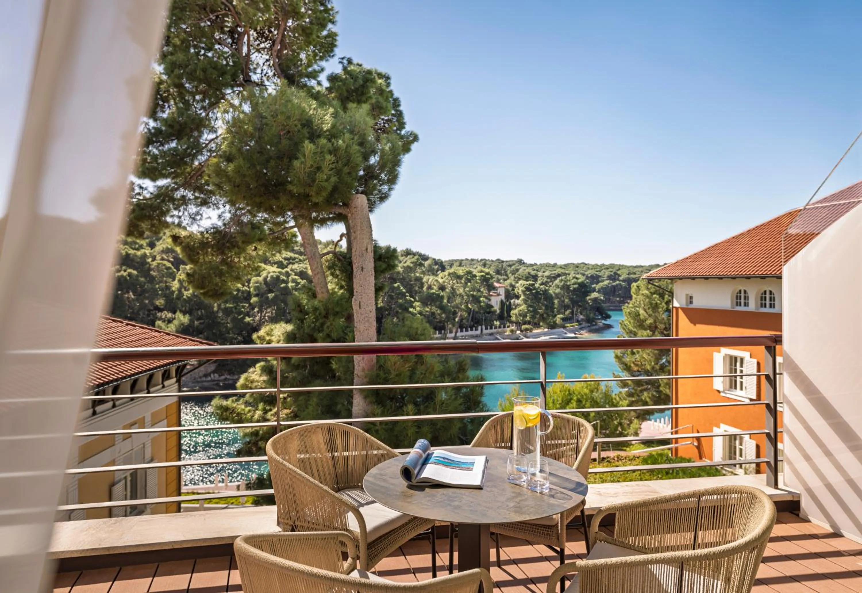 Day in Boutique Hotel Alhambra