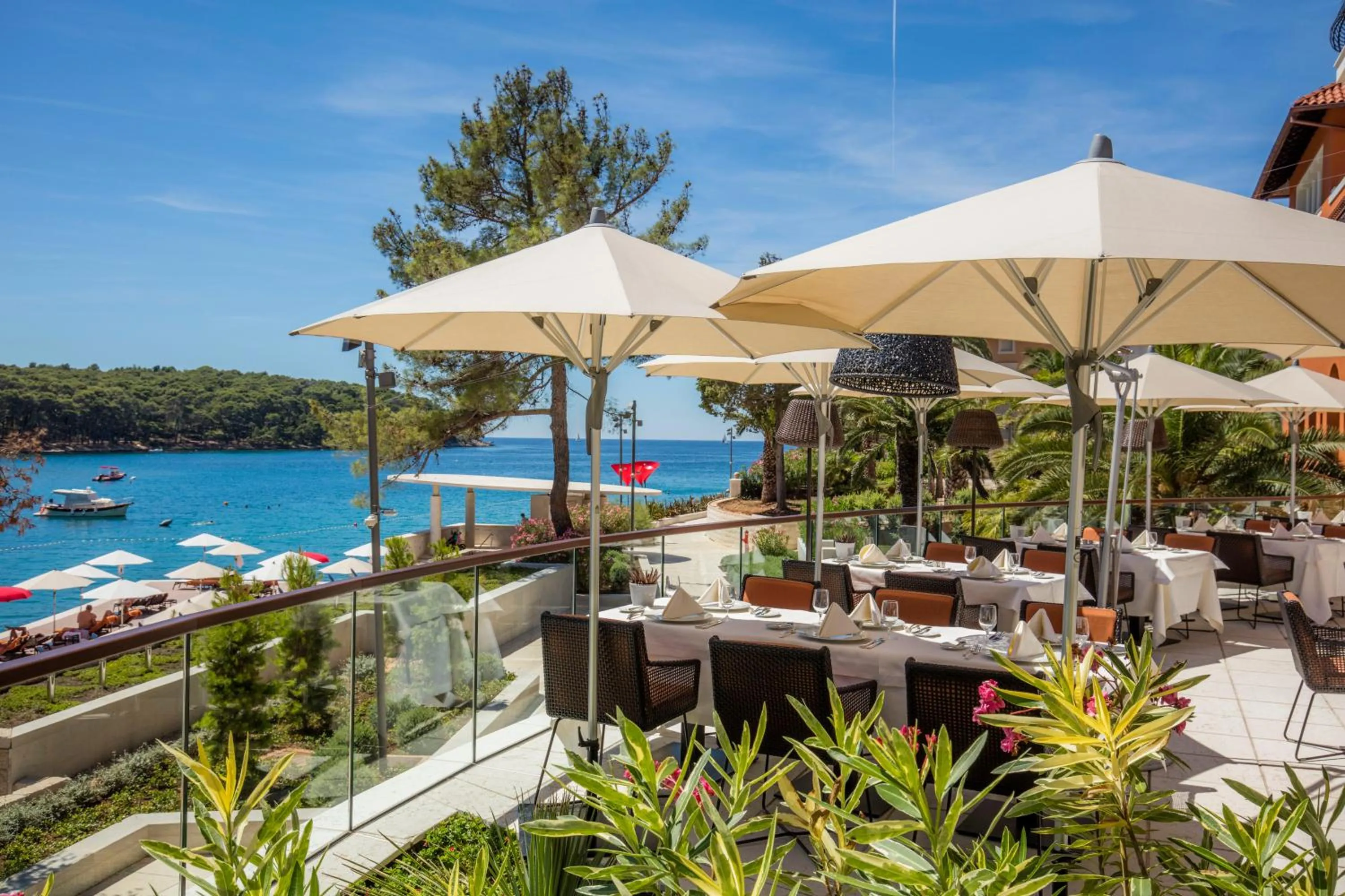 Restaurant/places to eat in Boutique Hotel Alhambra