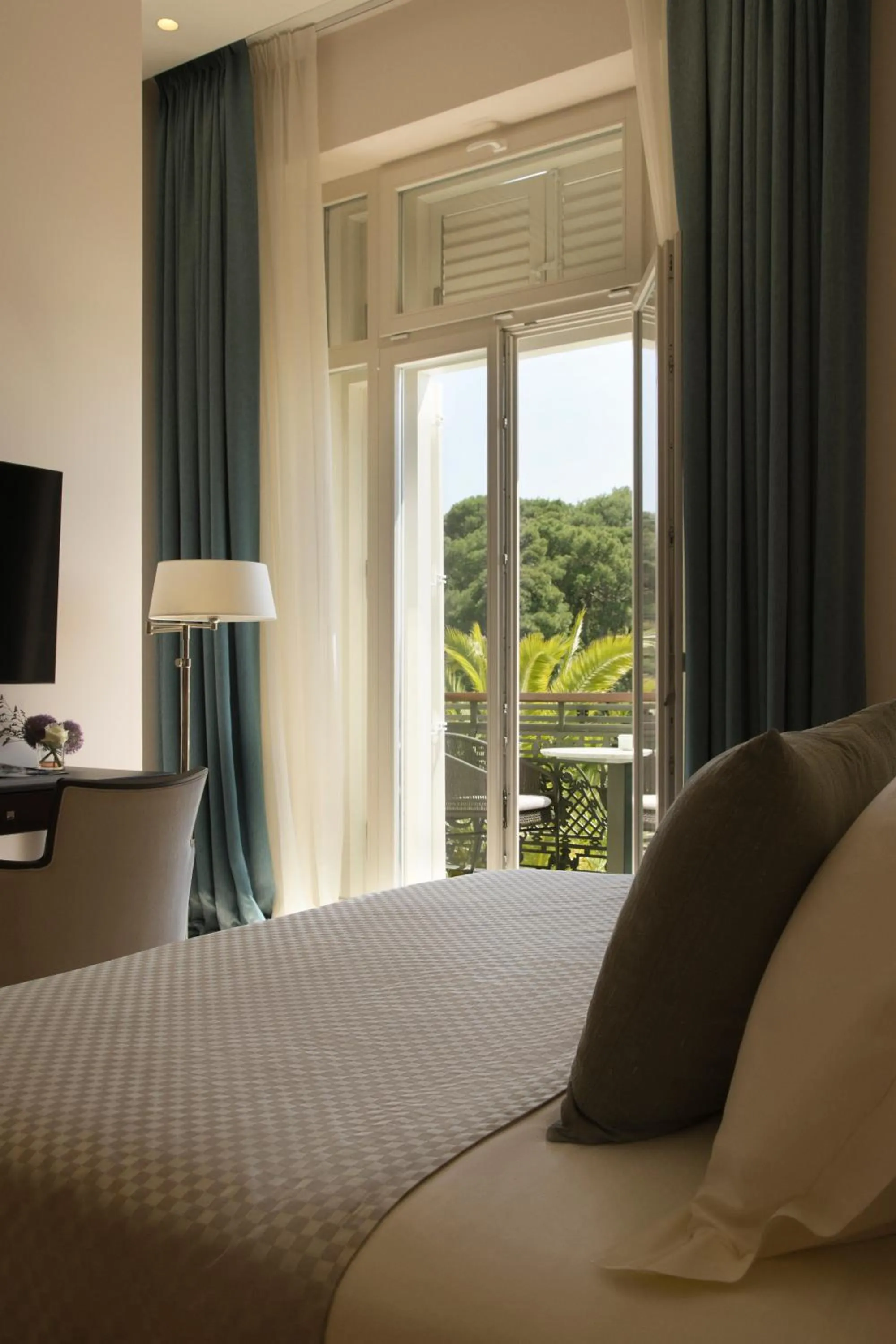 Bed in Boutique Hotel Alhambra