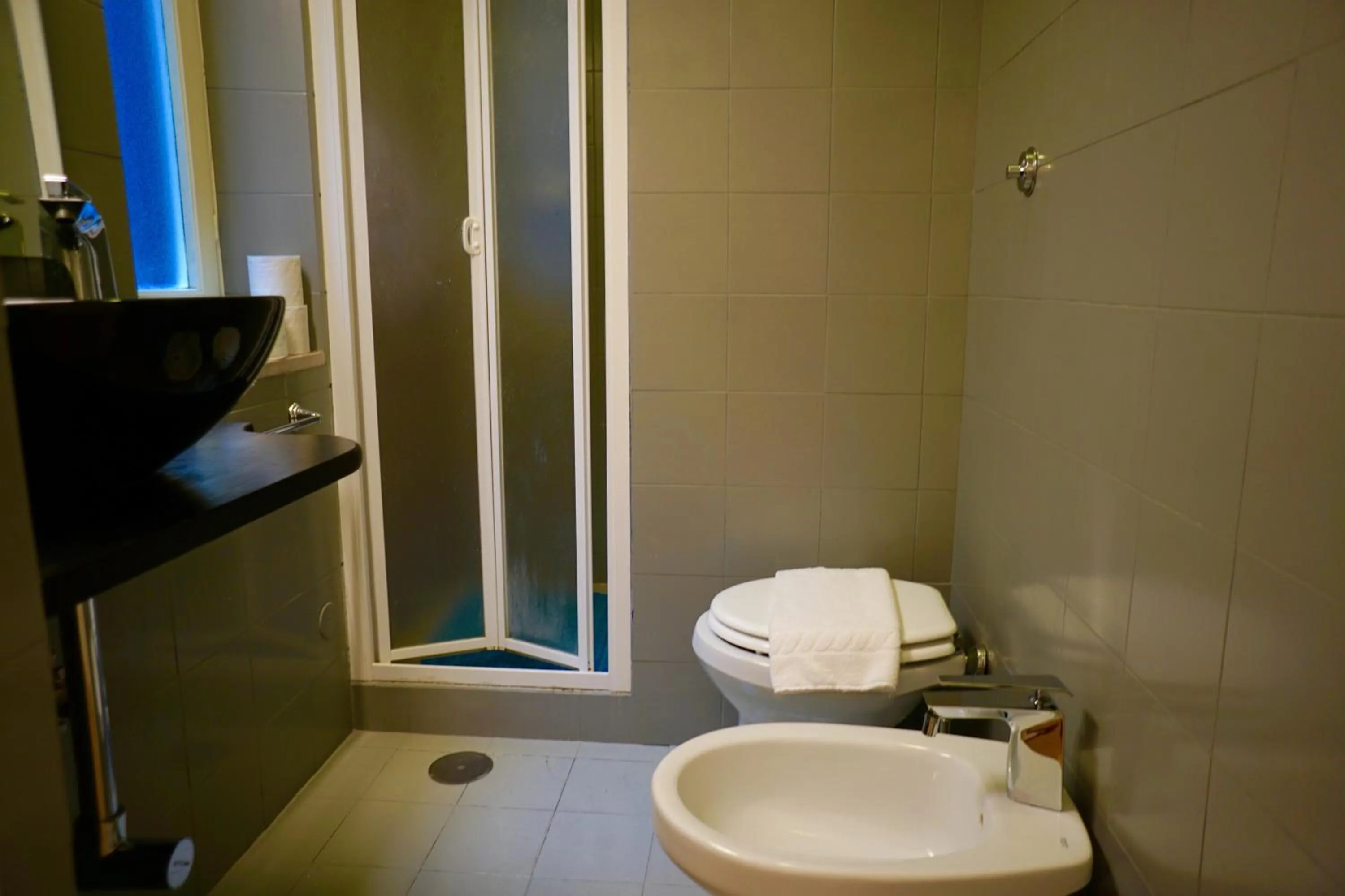 Shower in B&S Suite Colosseo