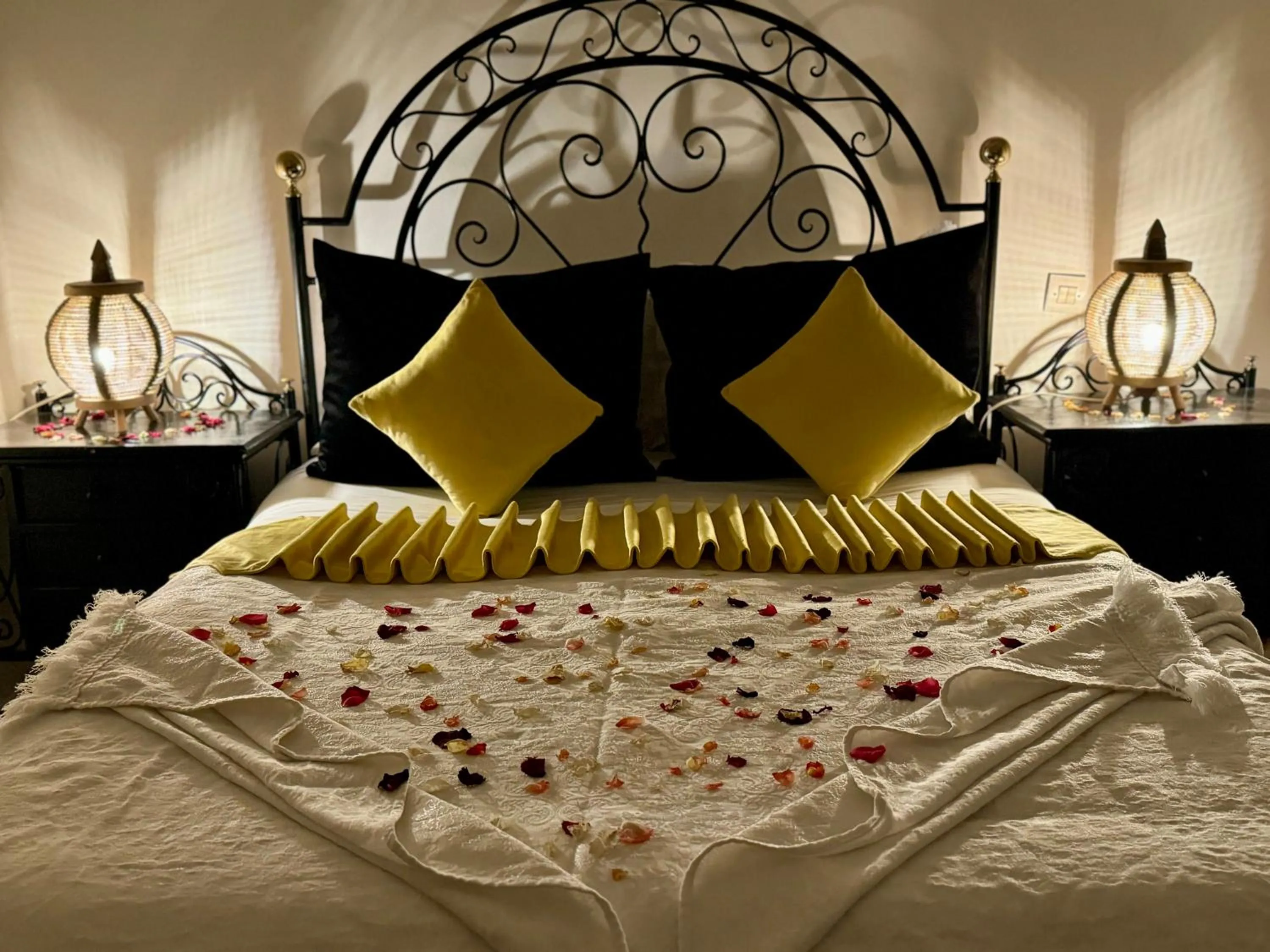 Bed in Riad Iklil