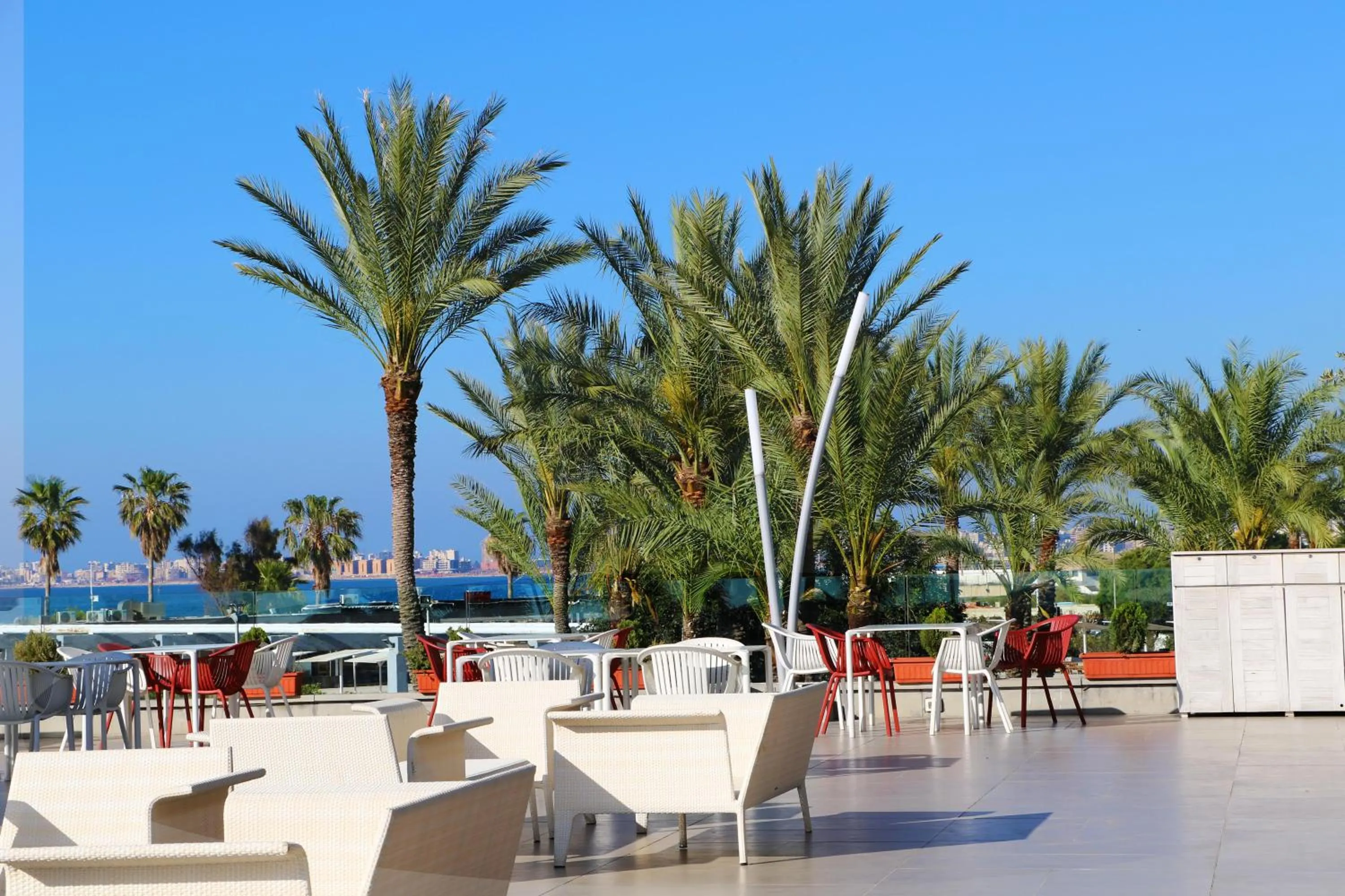 Restaurant/places to eat in Miramar Hotel Resort and Spa