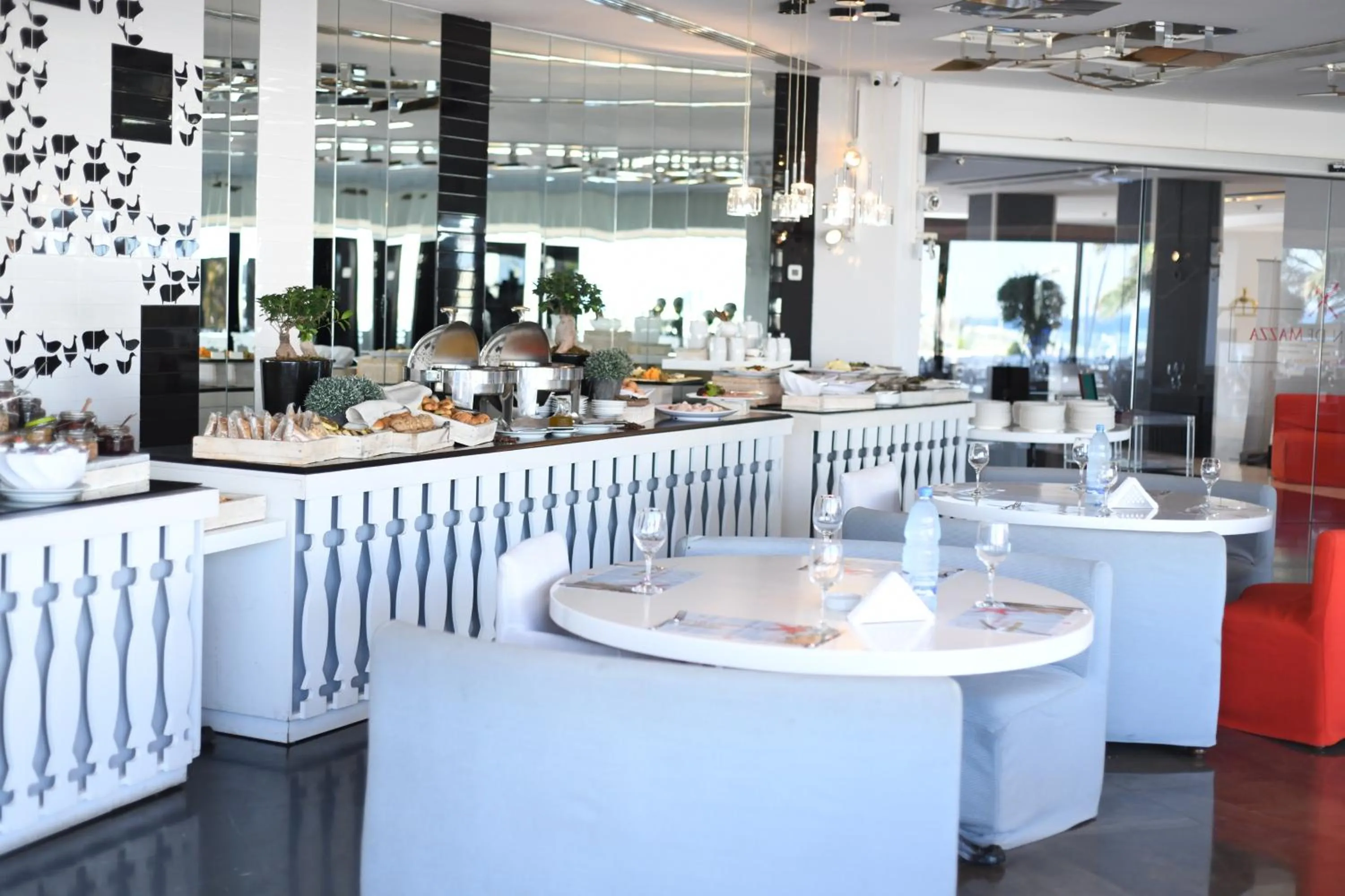 Restaurant/places to eat in Miramar Hotel Resort and Spa