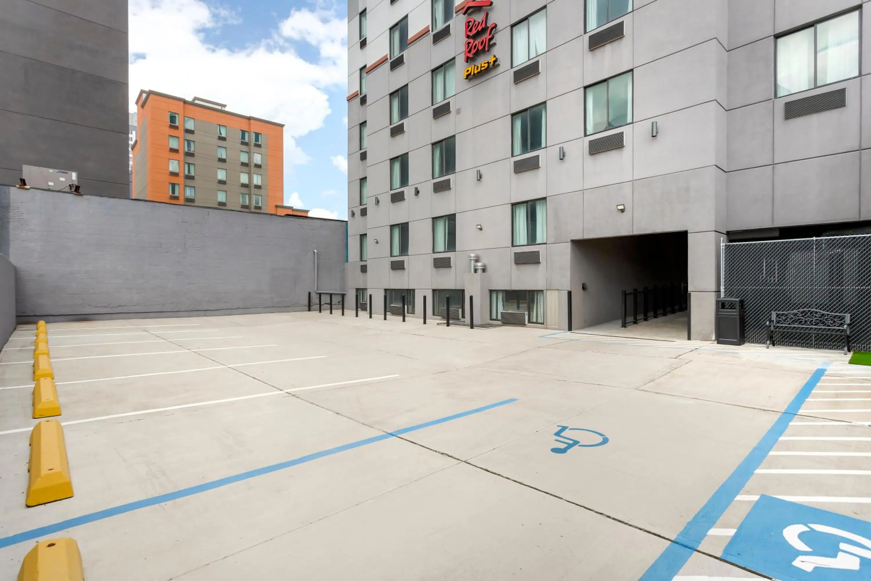 Parking in Red Roof Inn PLUS Jamaica, NY - JFK Airport