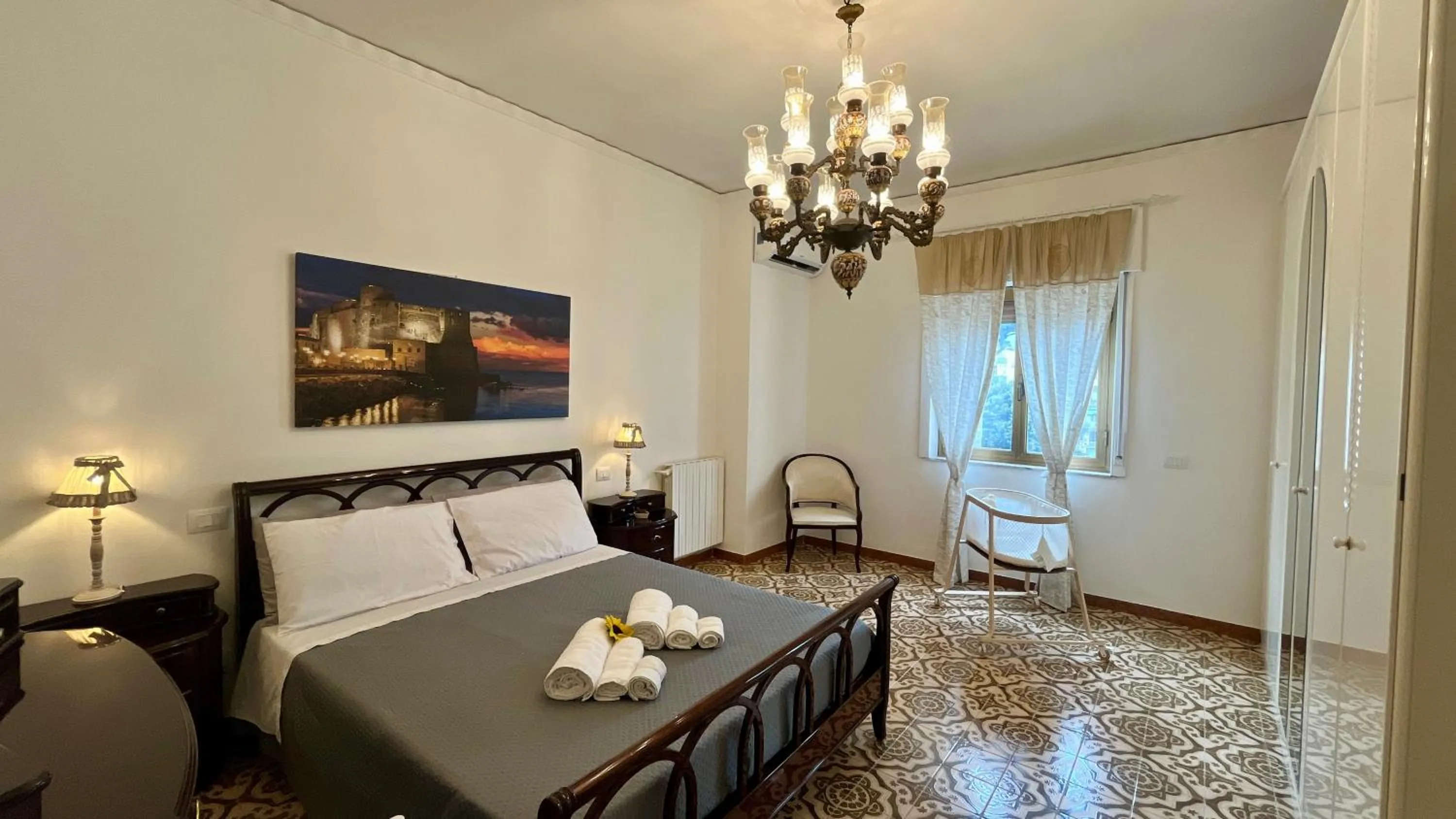 Home Jocy Spacious 3 Bed rooms Apartment with private Parking Ideal for Groups