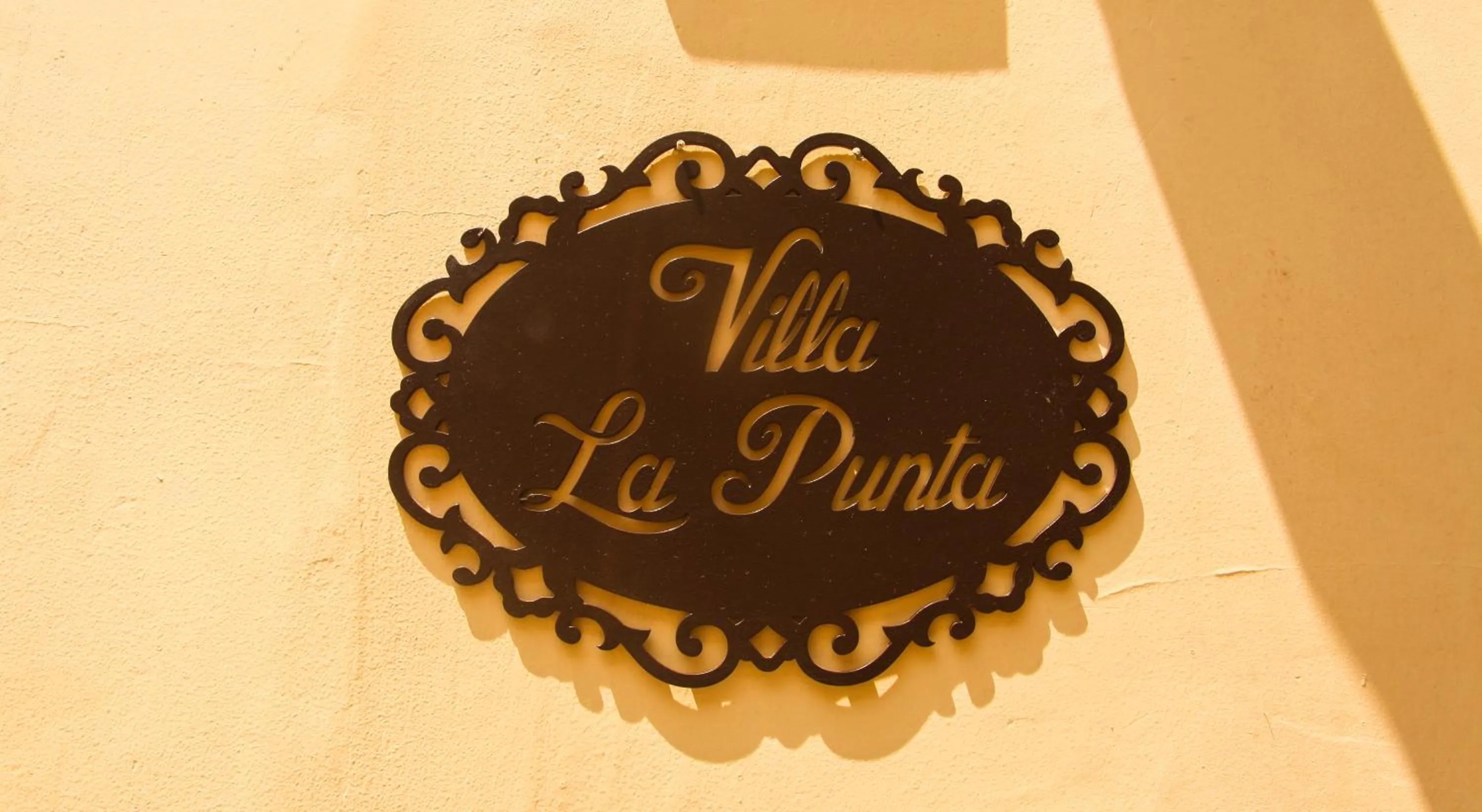Property logo or sign in Villa La Punta