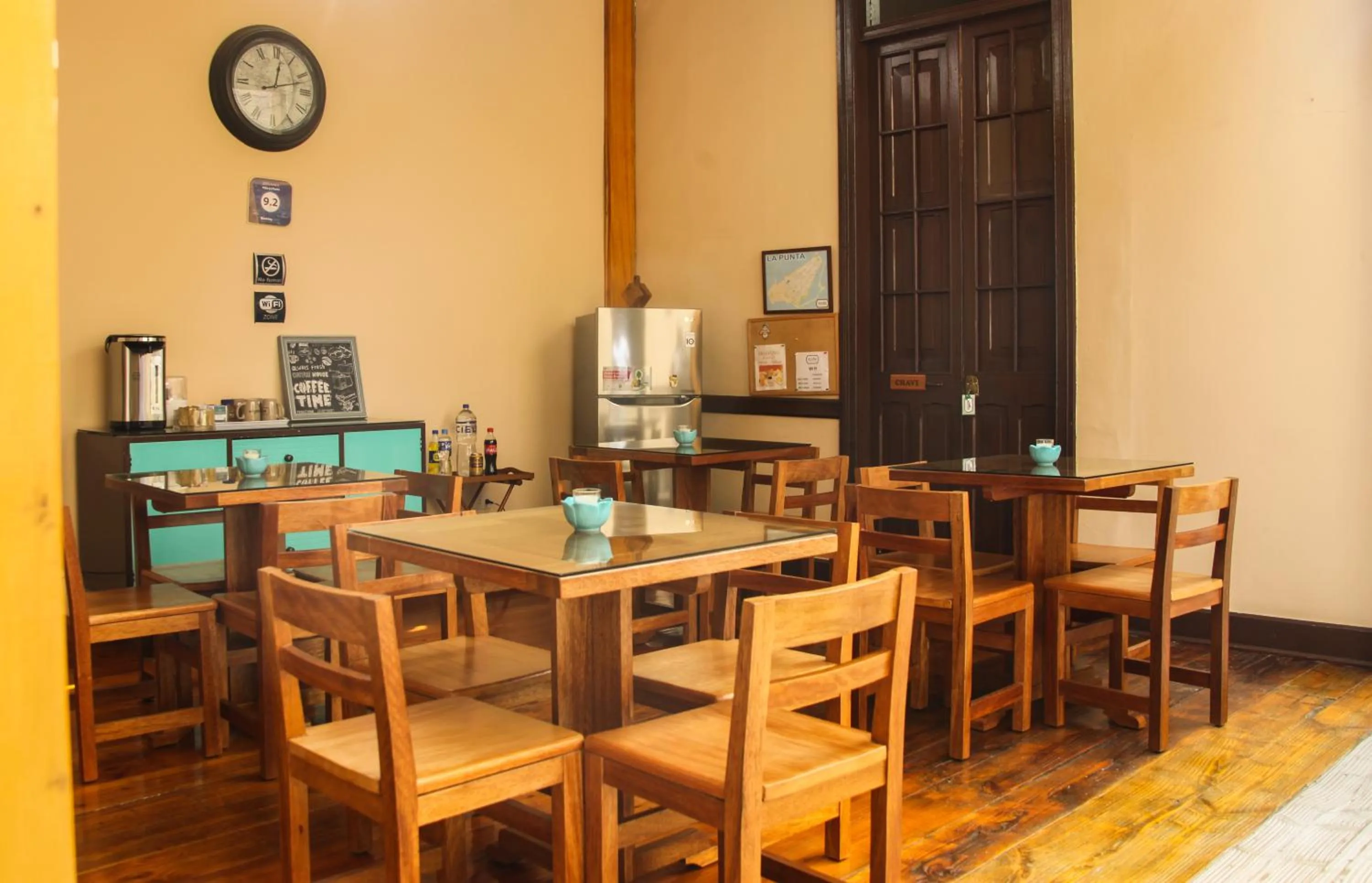 Restaurant/places to eat in Villa La Punta