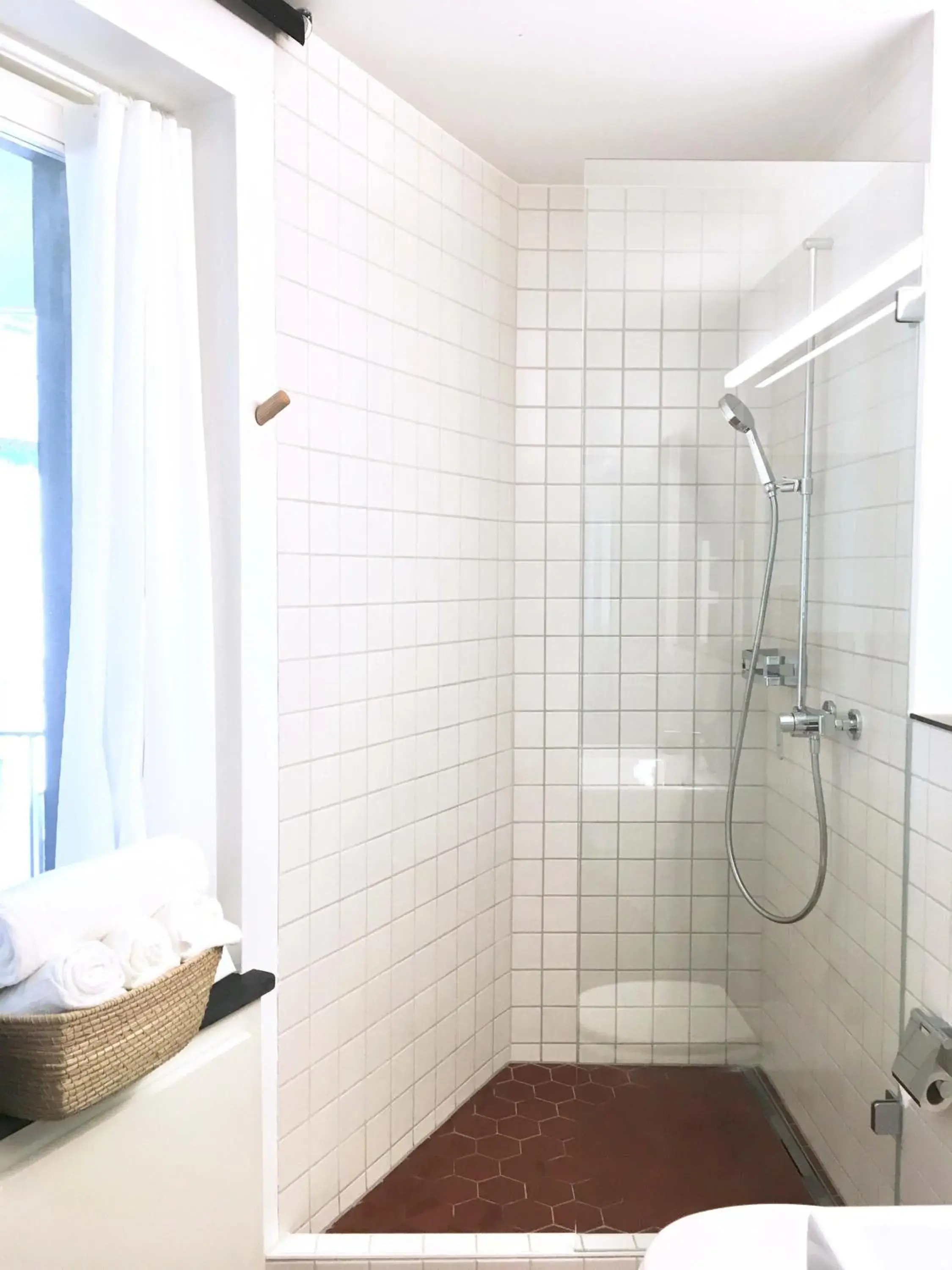 Basic Triple Room with Shared Bathroom in Viadukt Apartments Basic Triple Room with Shared Bathroom in Viadukt Apartments