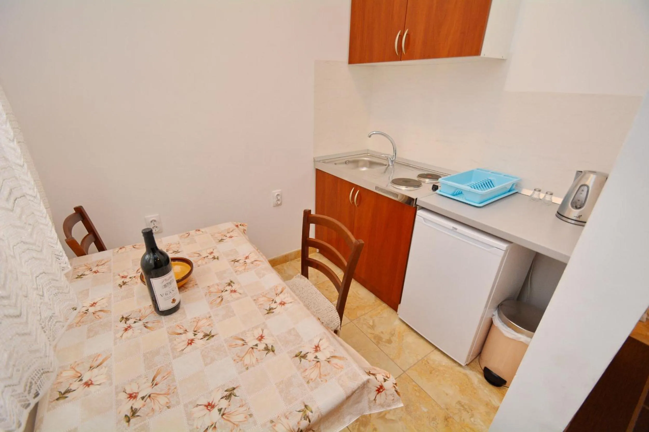 Kitchen or kitchenette, Bed in Marinero Apartments