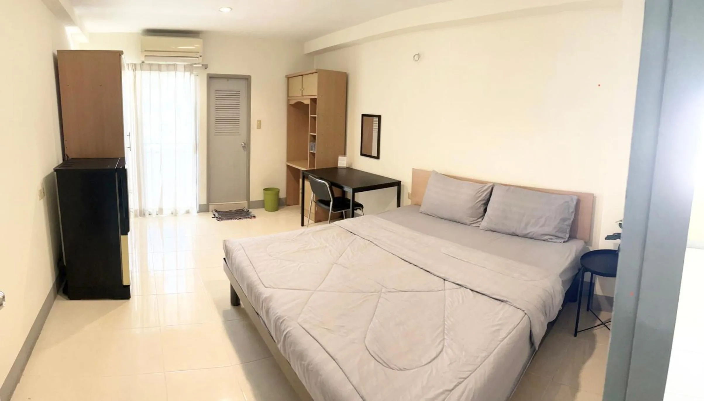 Bed in Grand Residence