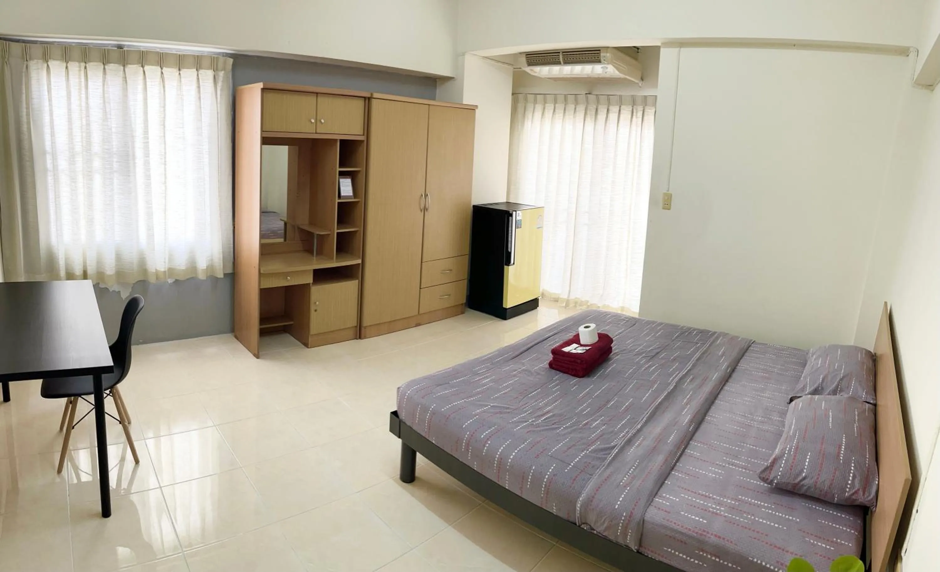 Bed in Grand Residence