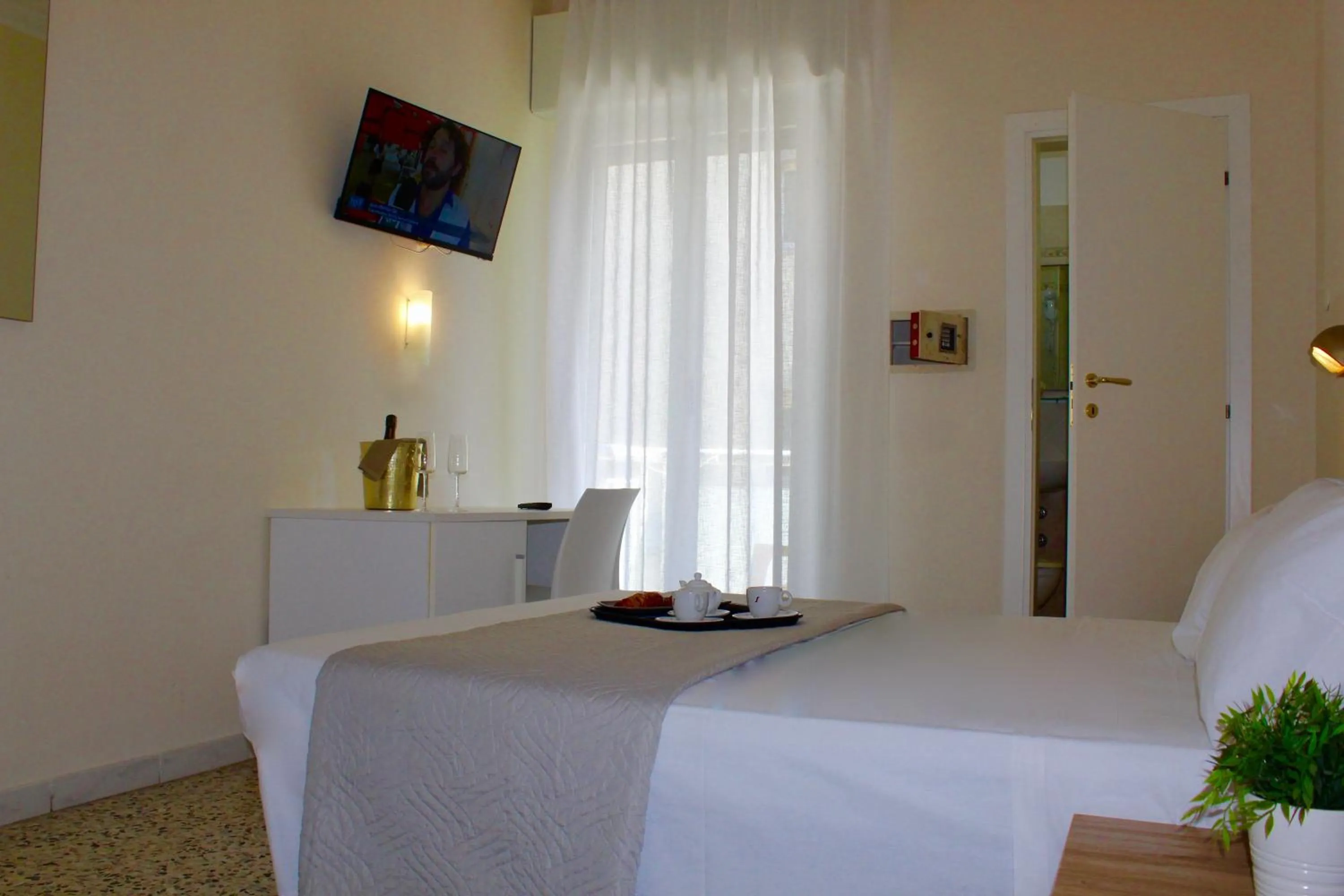 Bedroom in King Hotel