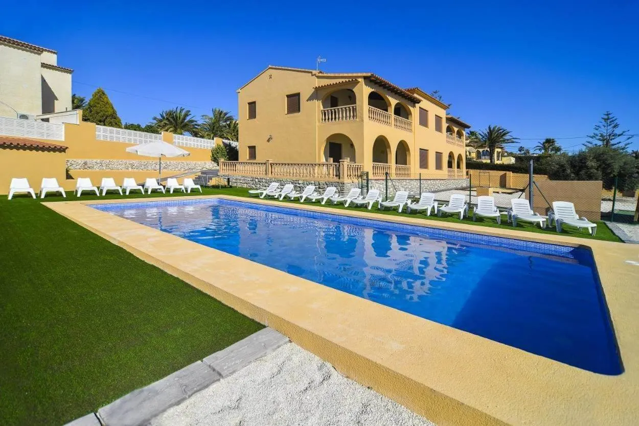 Swimming pool in Villa Ambar - PlusHolidays