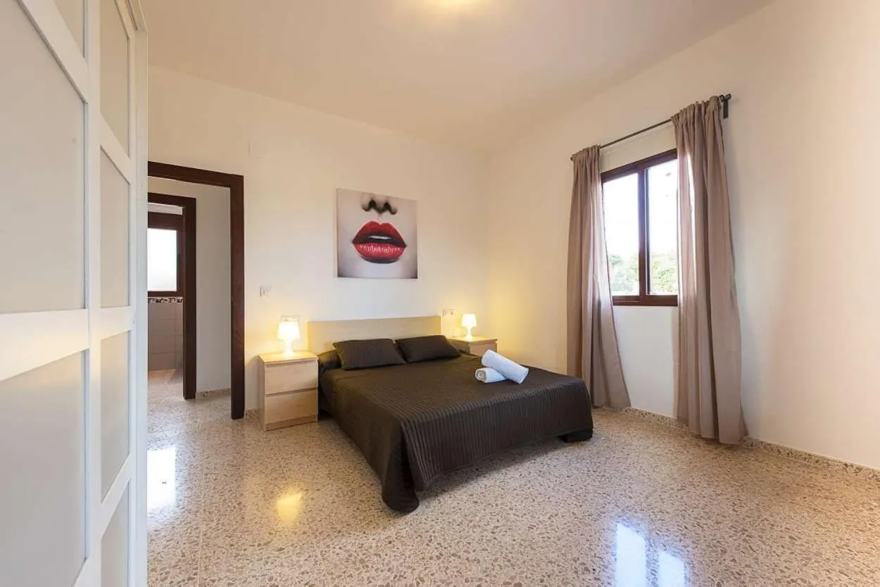 Bed in Villa Ambar - PlusHolidays