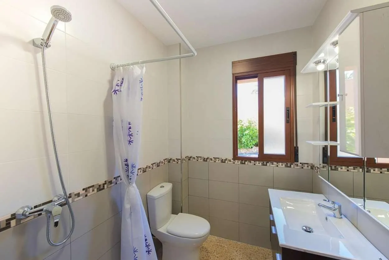 Bathroom in Villa Ambar - PlusHolidays