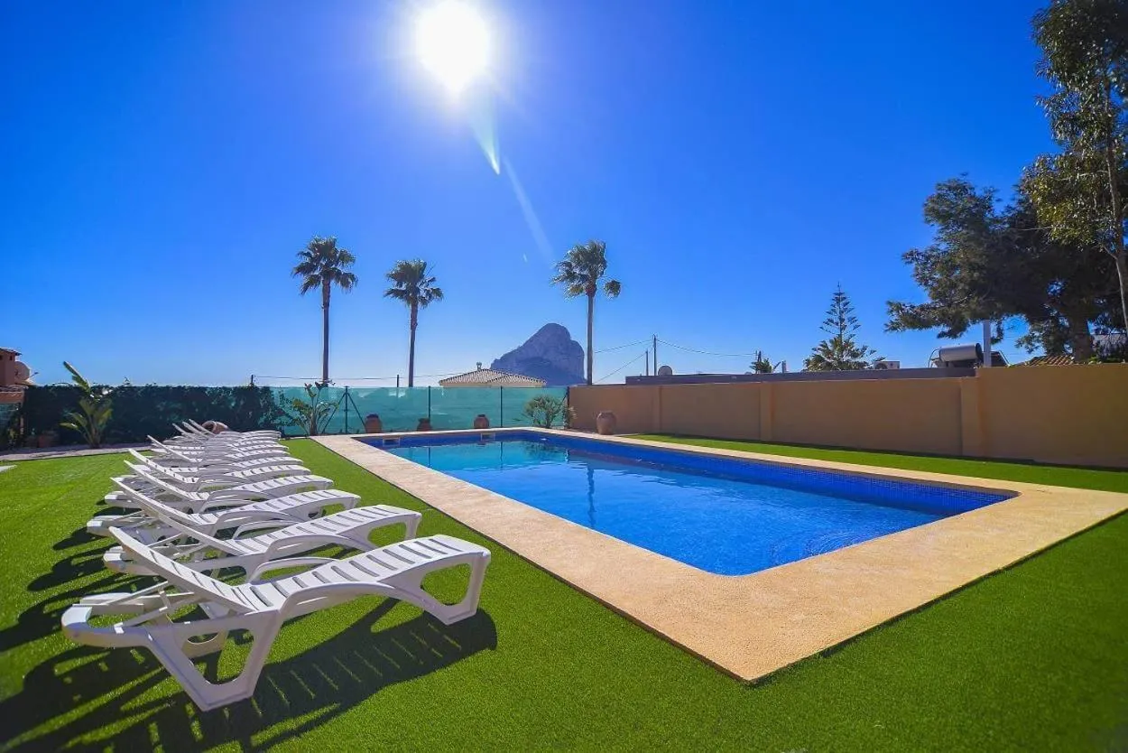 Swimming pool in Villa Ambar - PlusHolidays