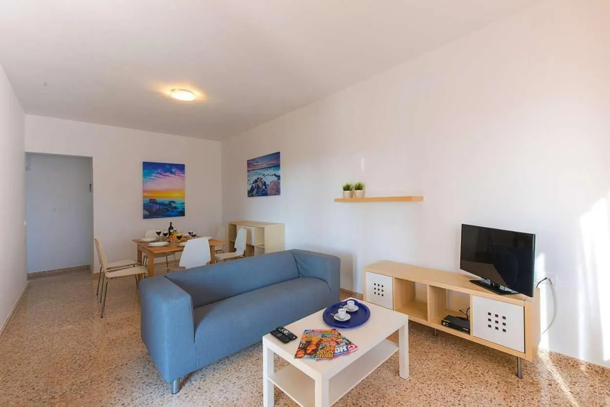 Communal lounge/ TV room in Villa Ambar - PlusHolidays