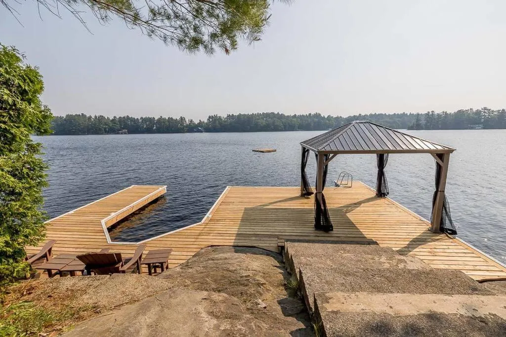 Muskoka Lakeshore Cottage Bliss